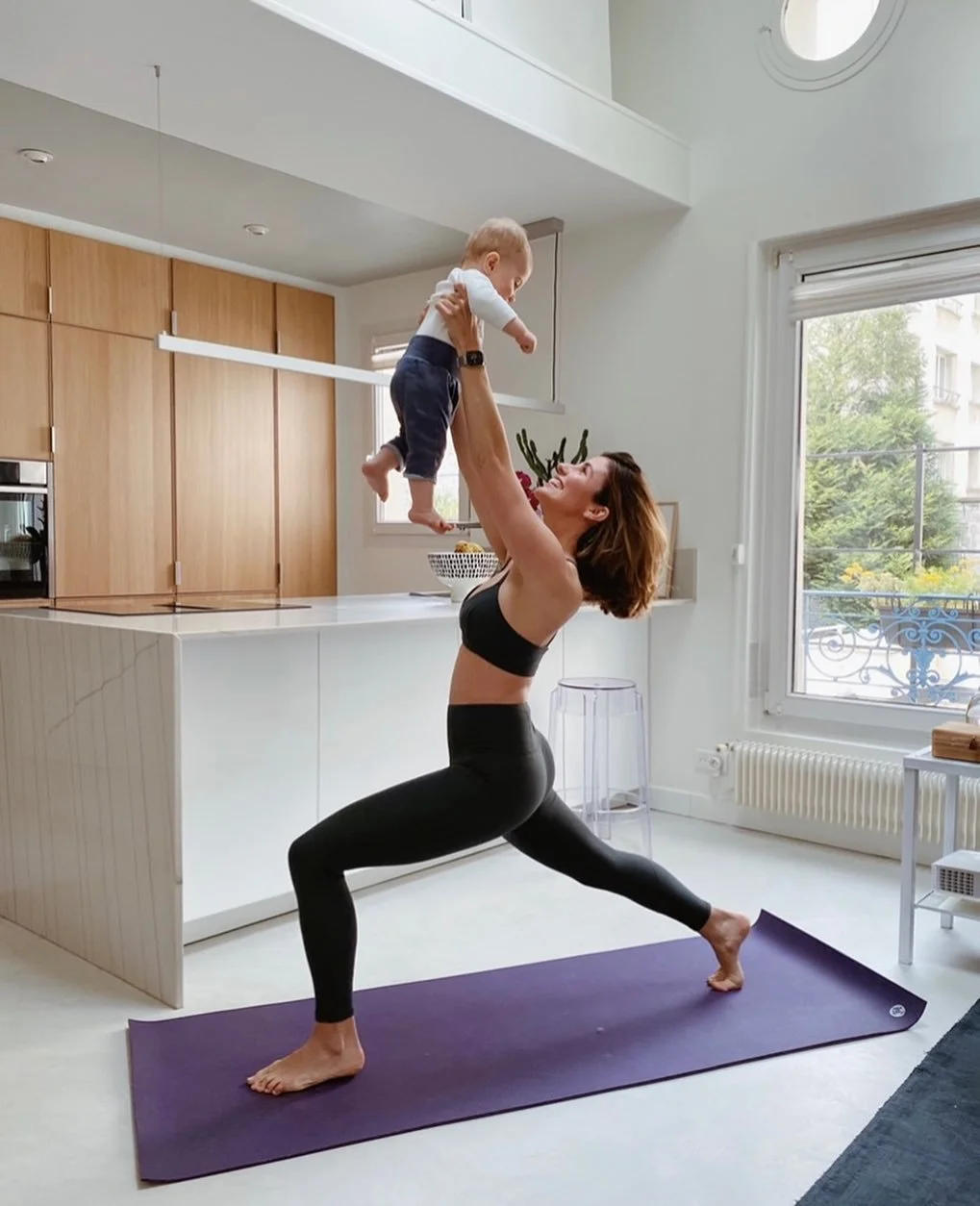 YOGA &amp; KIDS / 
(Petite annonce &agrave; la fin 📩)

Yoga has been my kind of mind-body therapy for a while now. It is part of my daily routine and is what helped me the most to deal with anxiety or stress, to build self esteem, or to increase my 