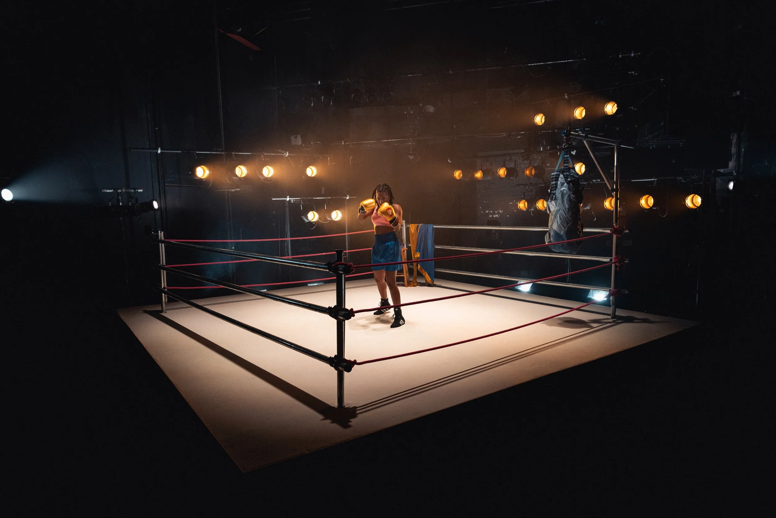 10 Bitch Boxer (c) Ross Kernahan, DMLK Video.jpg