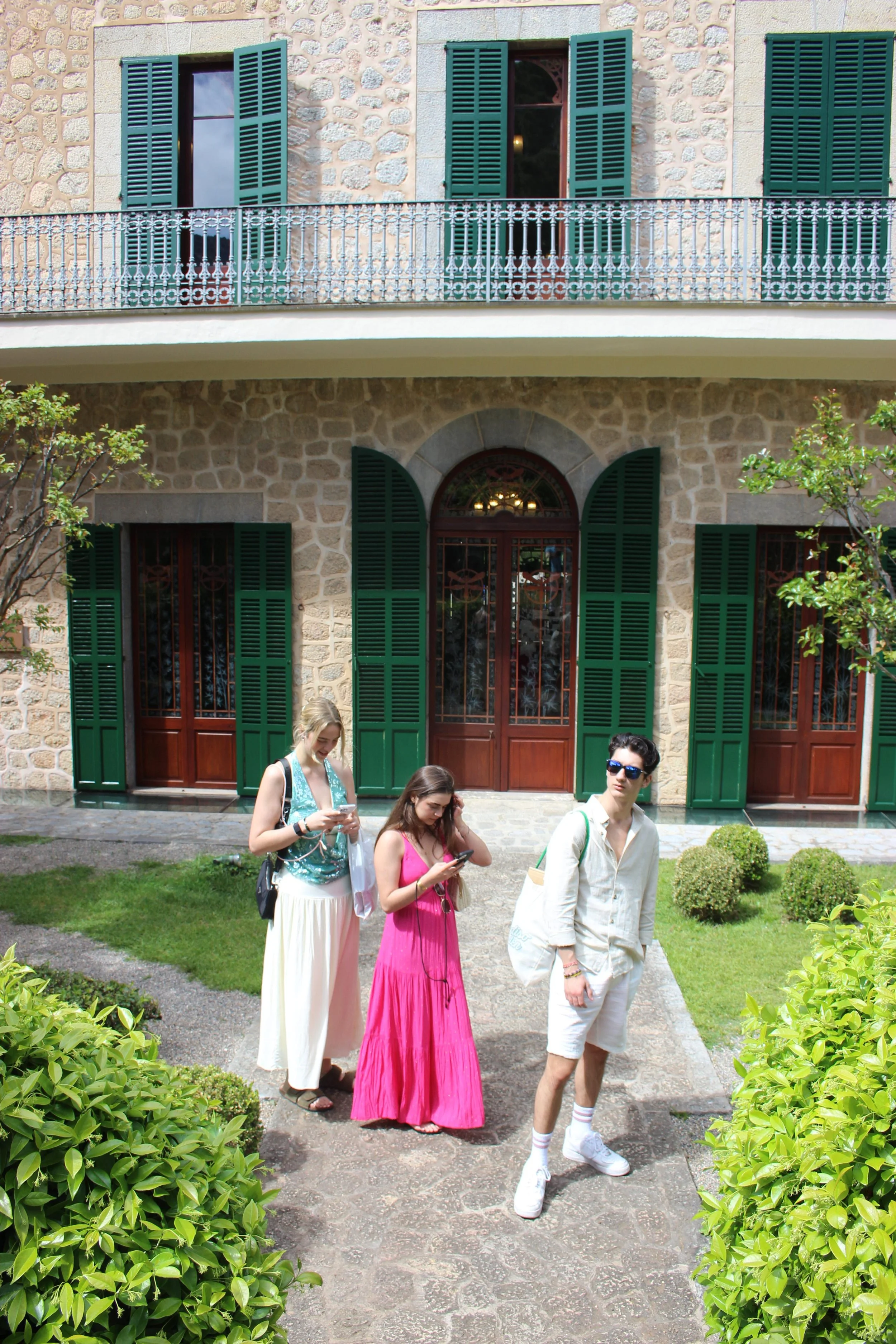 WhatsApp Image 2025-04-15 at 23.18.02_975fac81.jpg