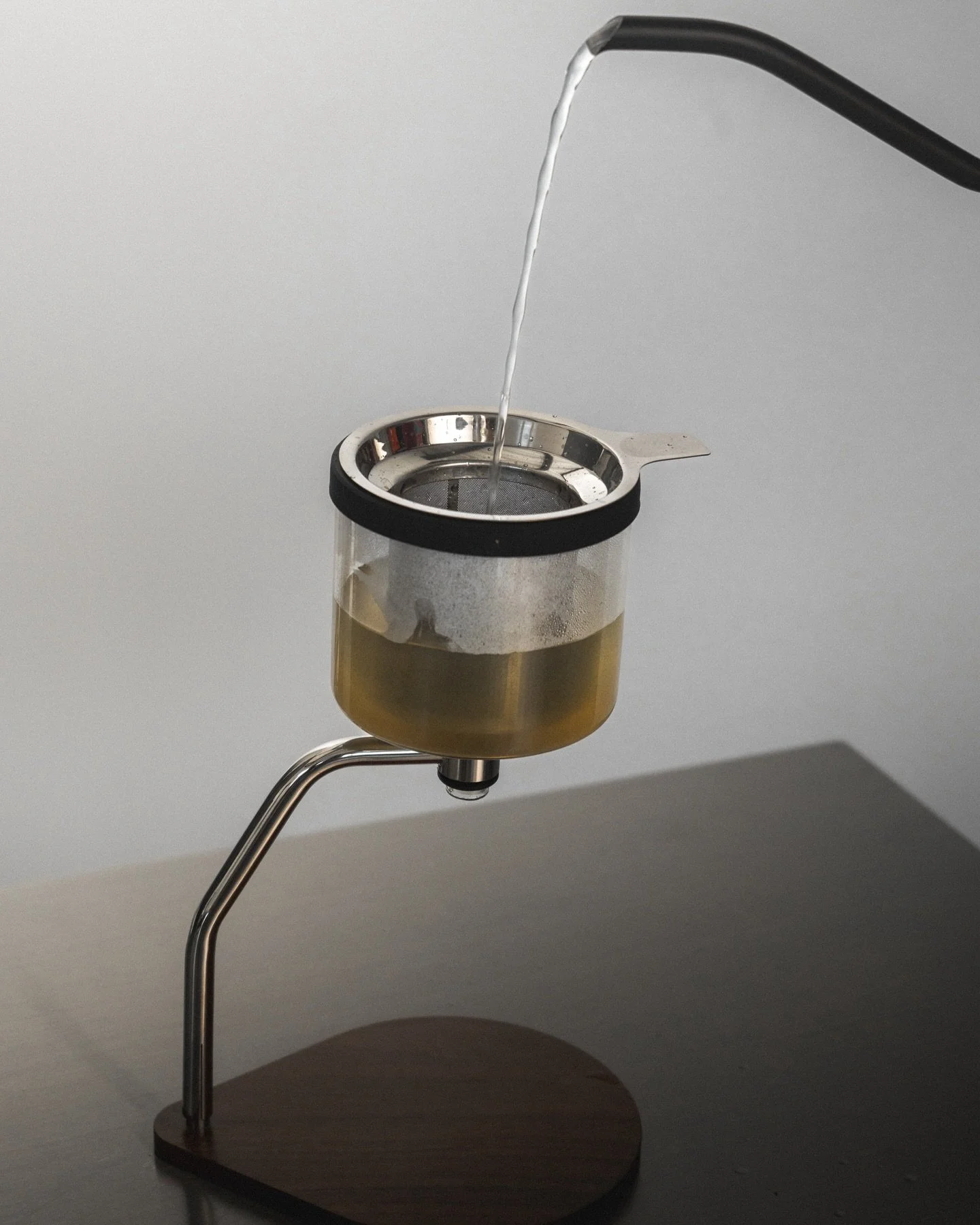 🌿 Simplicity Meets Craft ☕️✨

Our Manual Brewer brings the ritual of brewing back into your hands, allowing you to slow down and savor every step of the process. No electricity, no fuss&mdash;just you, your tea/coffee, and the perfect pour. ☕️