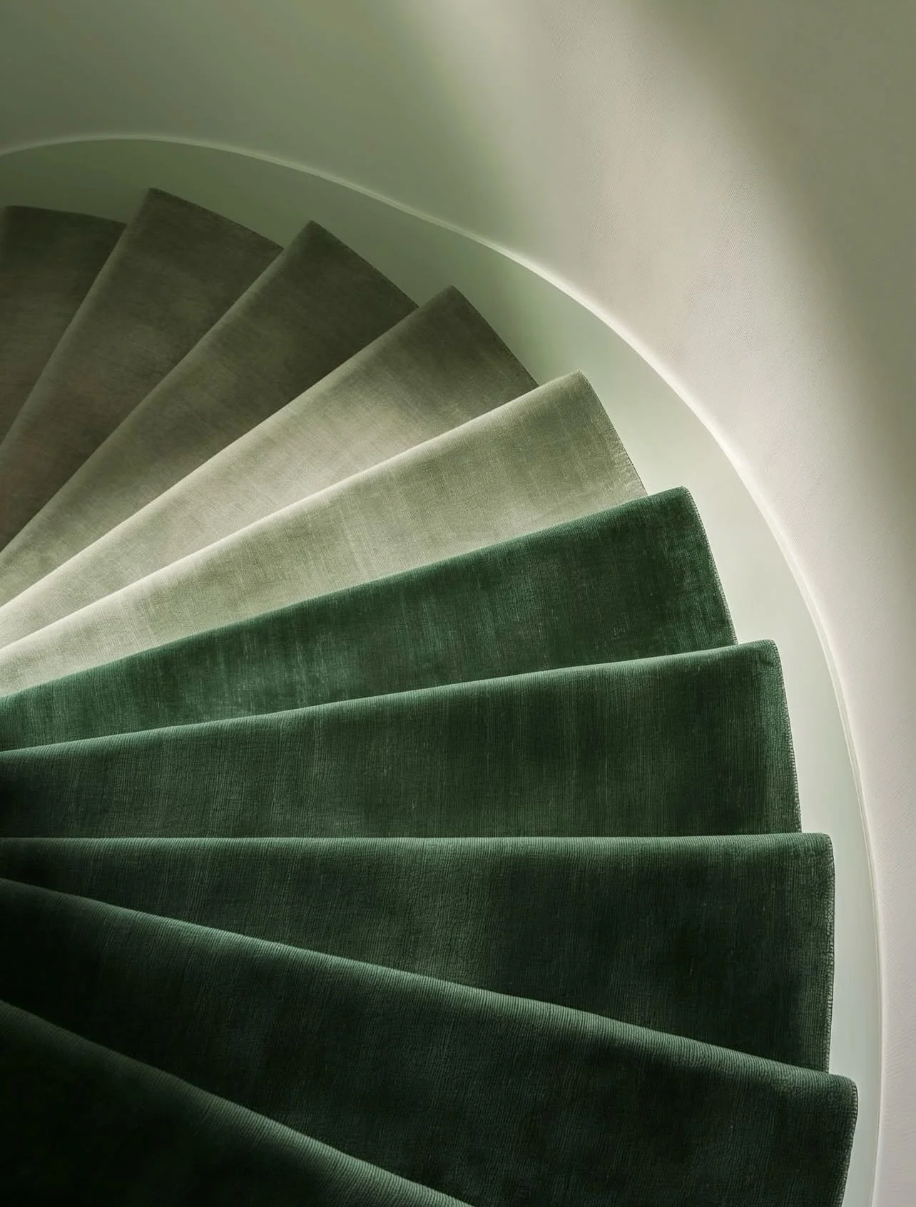 COLOR, UNRAVELED | There&rsquo;s something magnetic about the fade of ombr&eacute; on a staircase. It draws the eye upward in such a simple, yet powerful way. It&rsquo;s a study in detail and rhythm. Subtlety and form. Today we&rsquo;re feeling parti