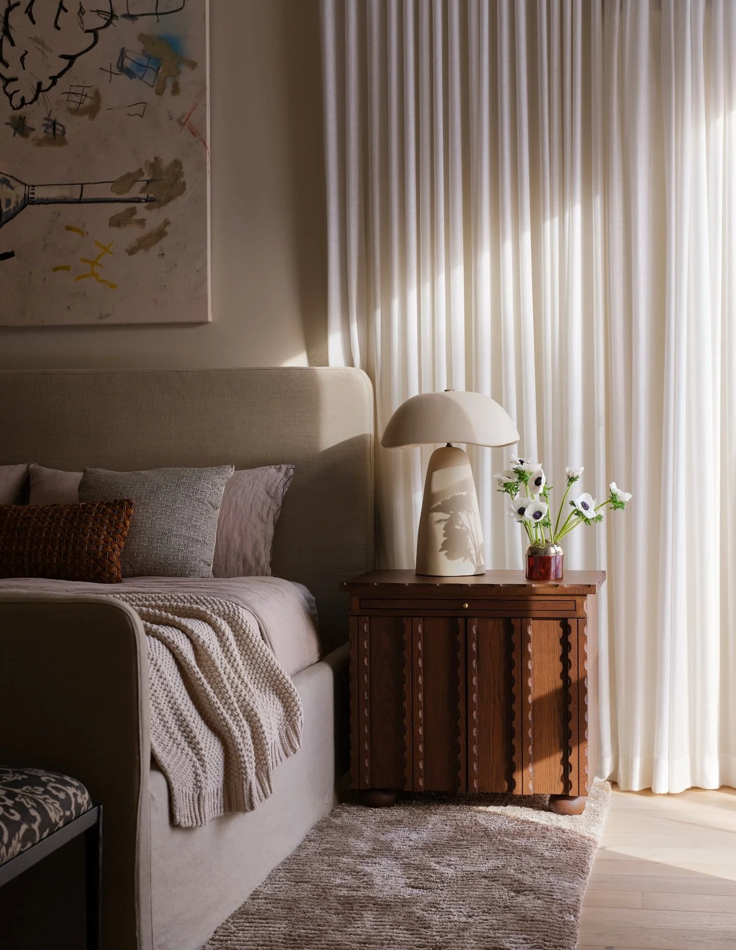 WARM ESCAPE | Take a peek inside our Glencoe Principal Bedroom. Inspired by the warm, relaxed feel of the Australian coast, layered finishes create a sense of calm and coziness, especially on a freezing Chicago morning like today.