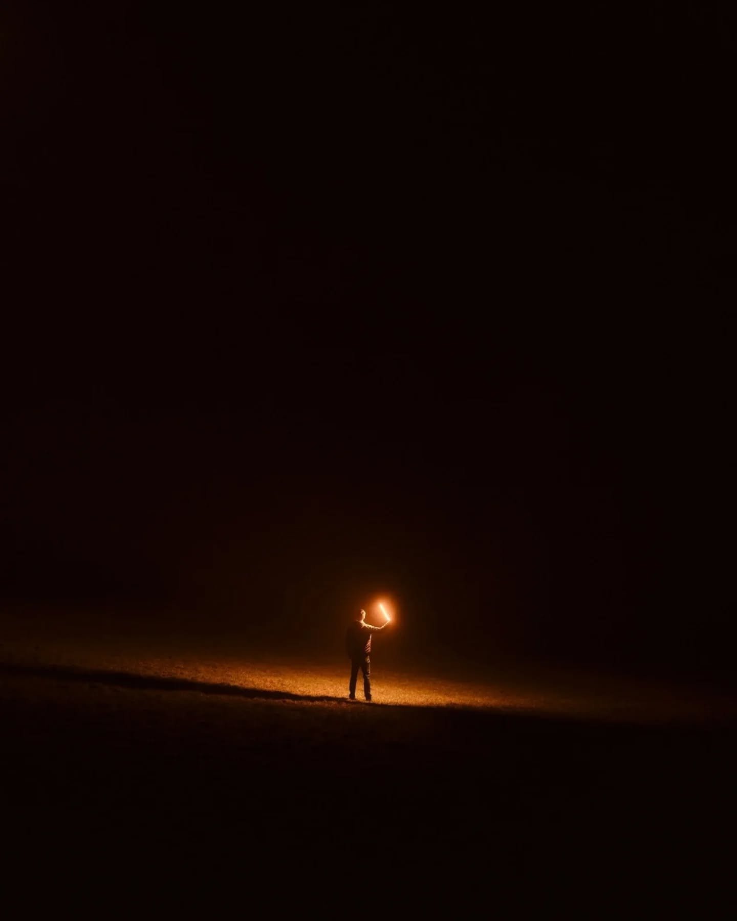 Un air de science fiction... Et toi, &ccedil;a t'&eacute;voque quoi ? 
Et non, ceci n'est pas de l'IA ! 😅
.
.
.
.
.
.
.
#focalise #sciencefiction #noaiart #artphotography #minimalism