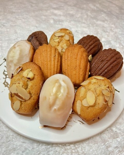 Madeleine Cakes (12 per box)