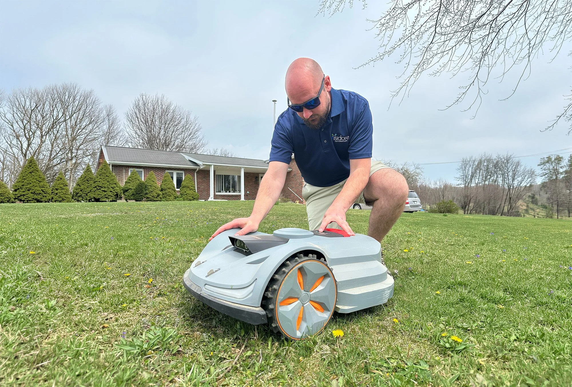The 7 Key Differentiating Features of Robotic Mowers