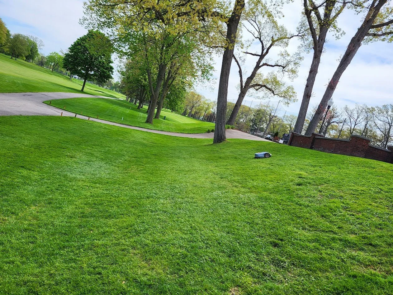 Precision on the Hill: Red Run Golf Club Reclaims Tough Terrain with Robotic Mowing