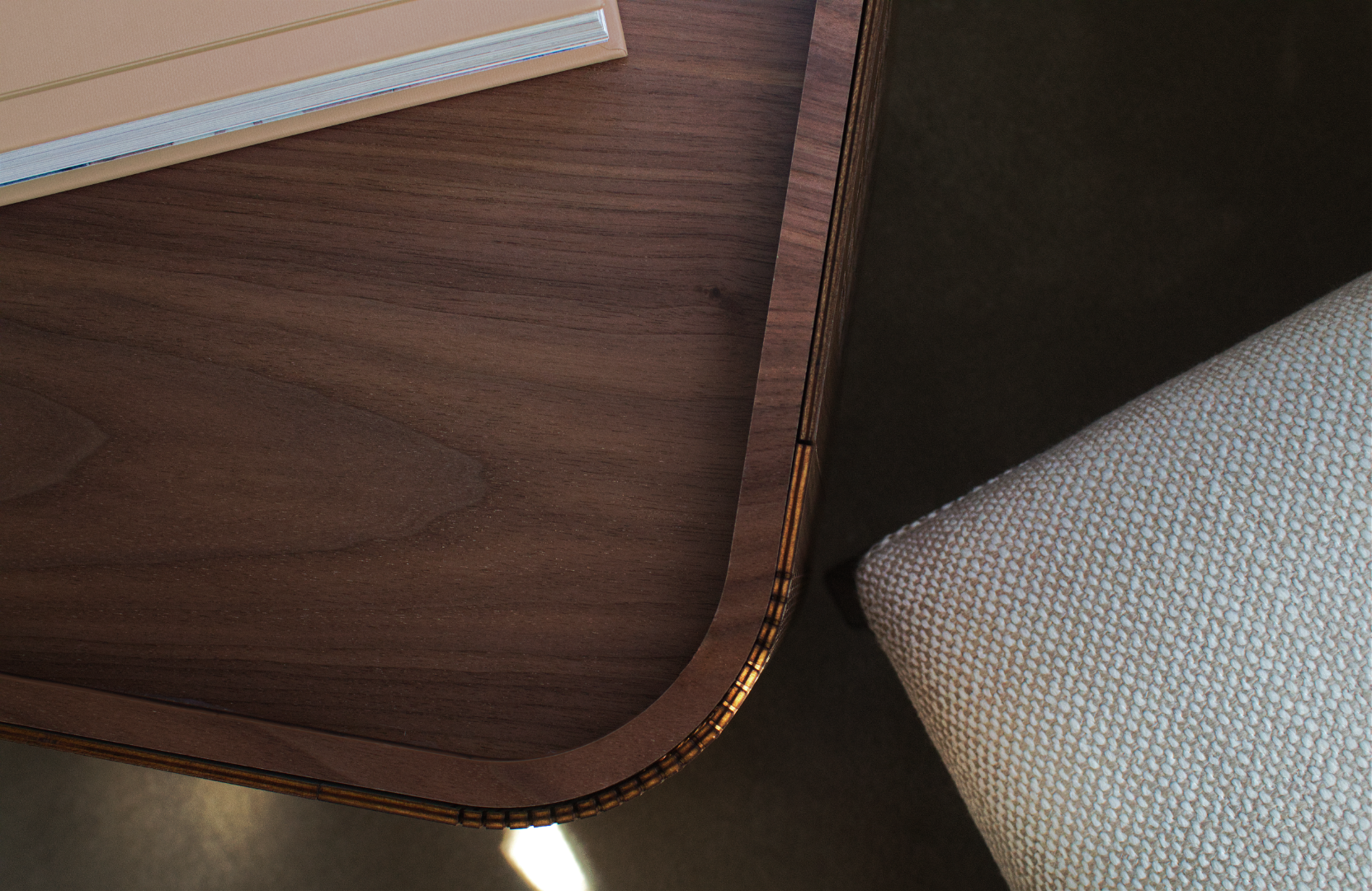 Walnut Aura+ Grain Close Up.png