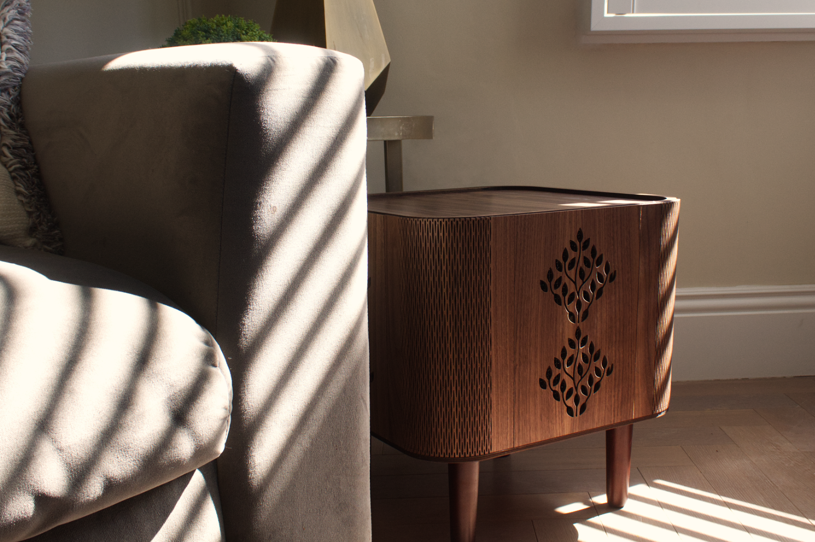 Walnut Aura Wide.png