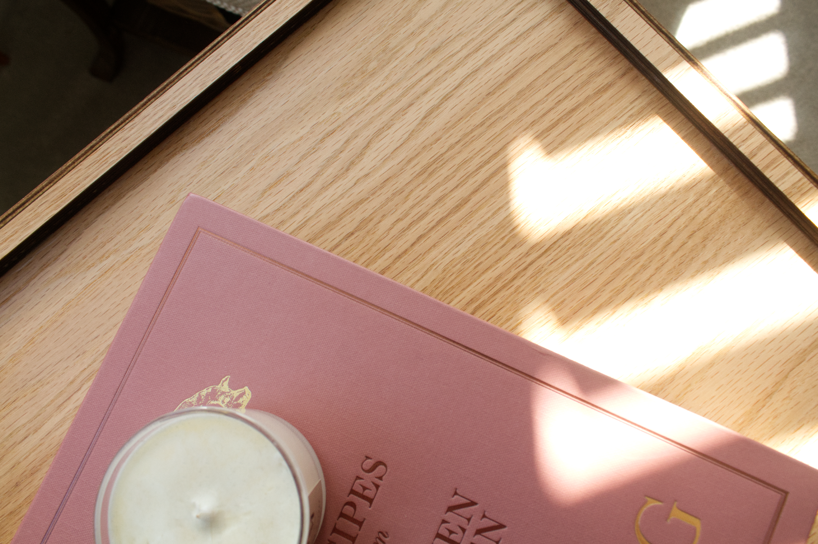 Oak Aura+ Grain Shade Close Up.png