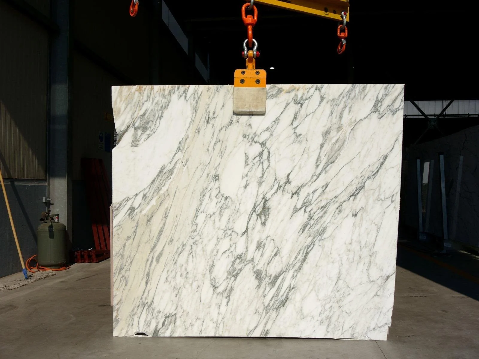 Calacatta Vandelli - £135+VAT per. m2.JPG