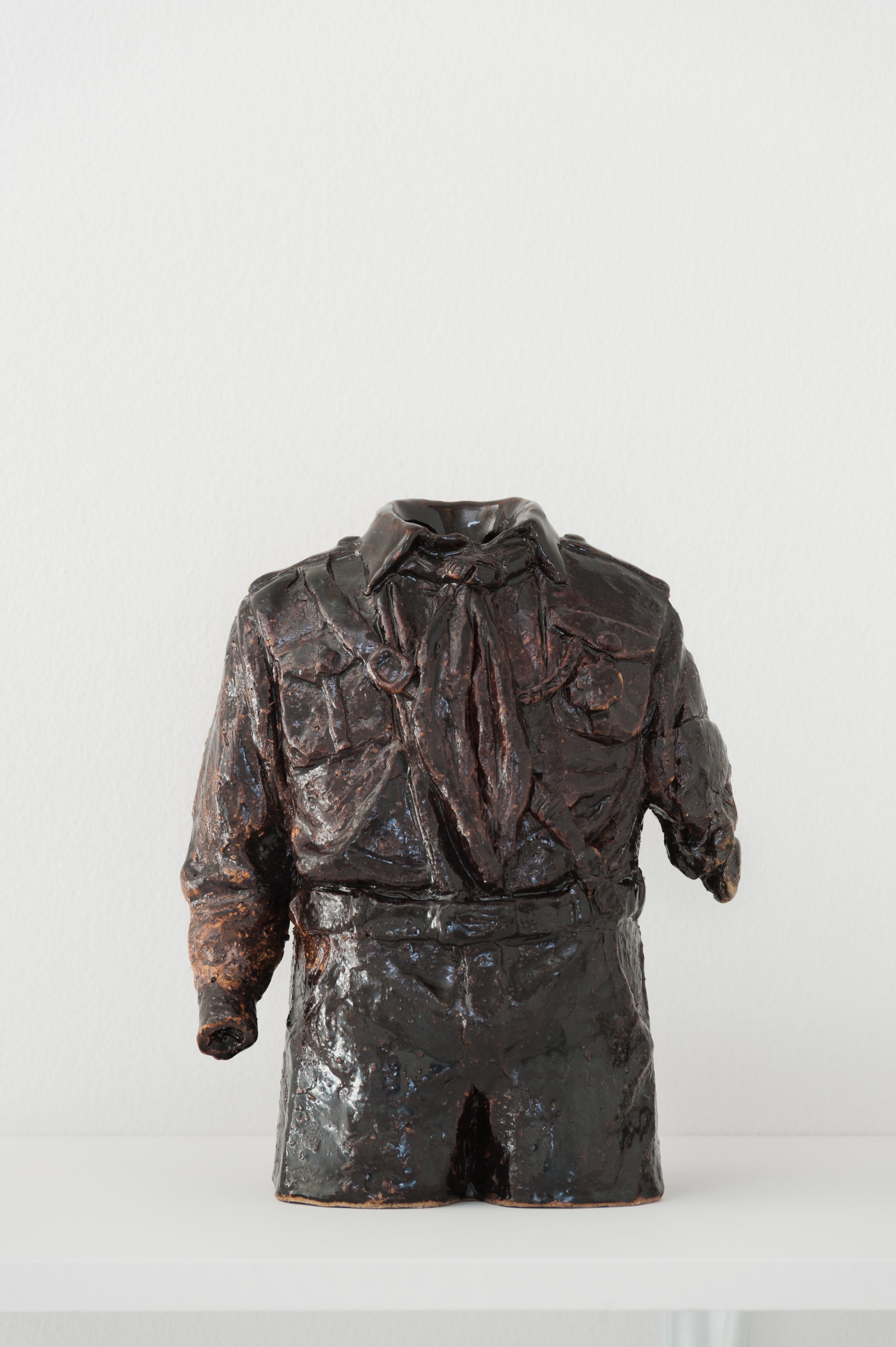 Brown, 2013. Stoneware. H 23 cm.