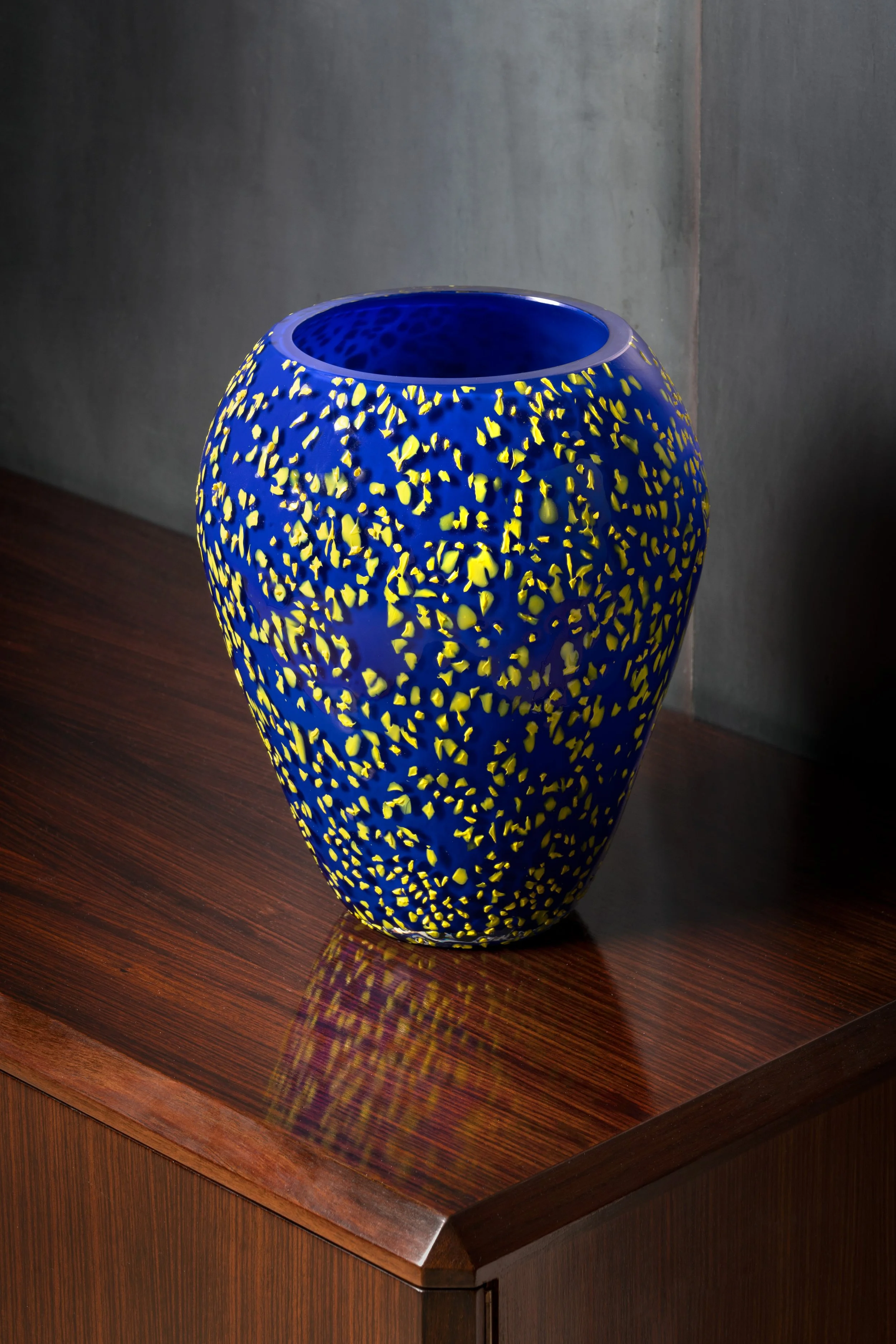 “Pralino” vase in blue and yellow glass, Barrovier & Toso