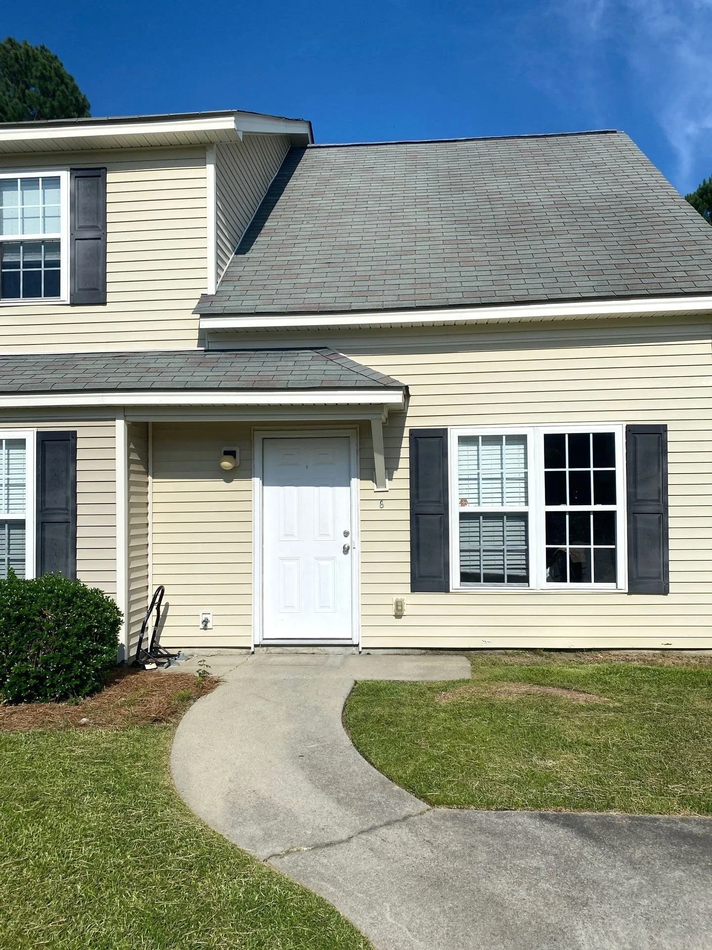 1139-B Brownlea Drive | 3 Beds / 3 Full Baths | Rent 1,950 |