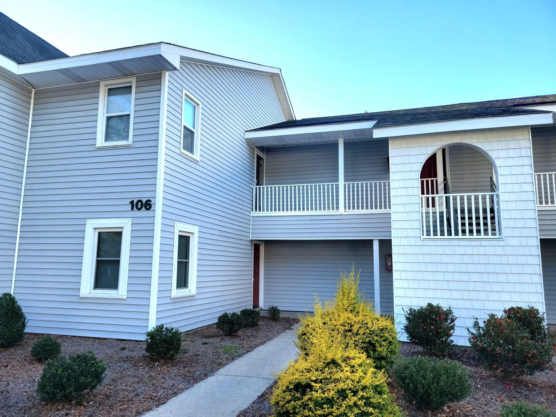 106 D W Victoria.jpg