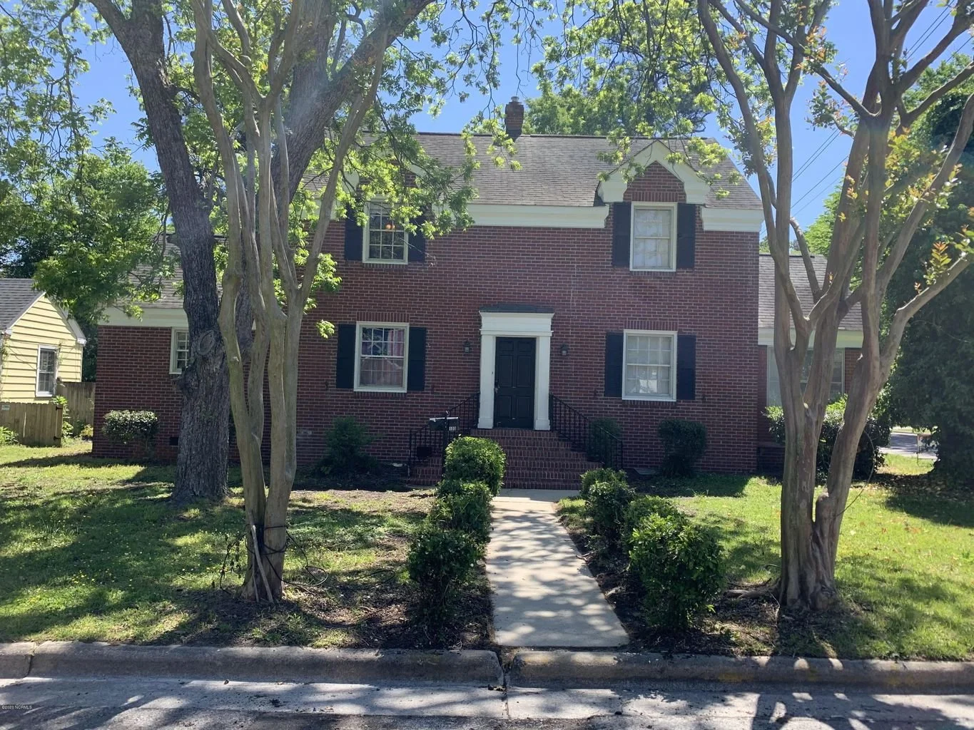 100 N Harding St. | 5 Beds / 3 Full Baths |