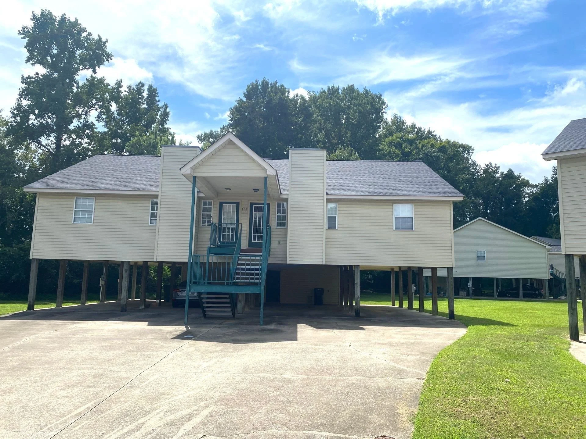 102-B Derwent Ct | 3 Beds / 2 Full Baths | Rent 1,500 |