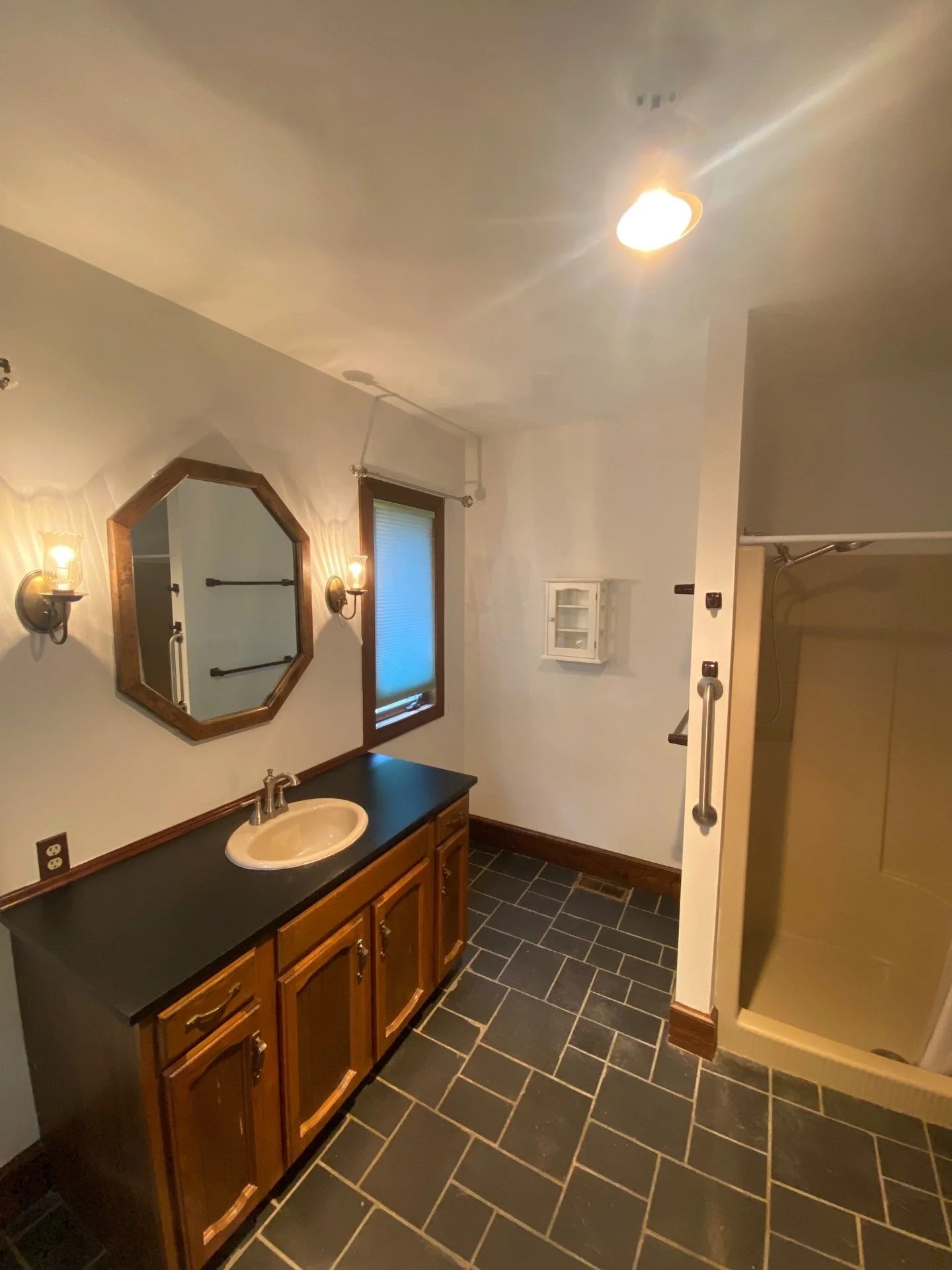 Bedroom 2 Bathroom