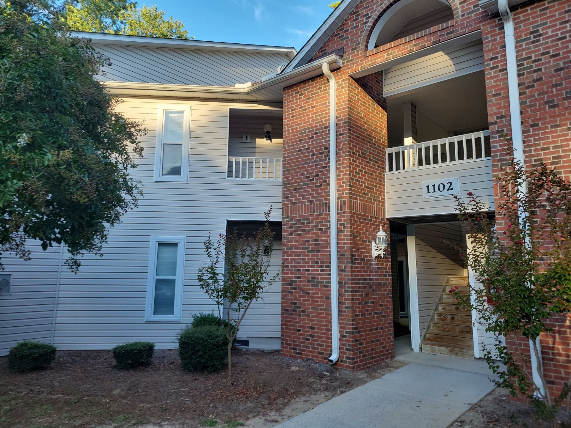 1102-E Turtle Creek Rd.jpg