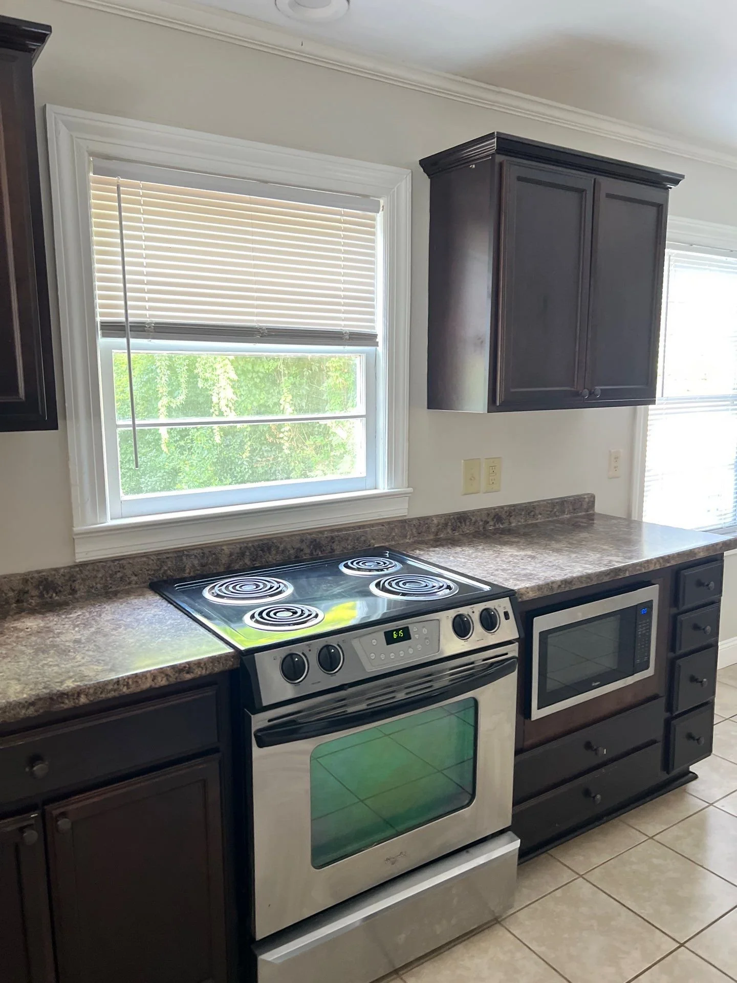 Kitchen2.jpg