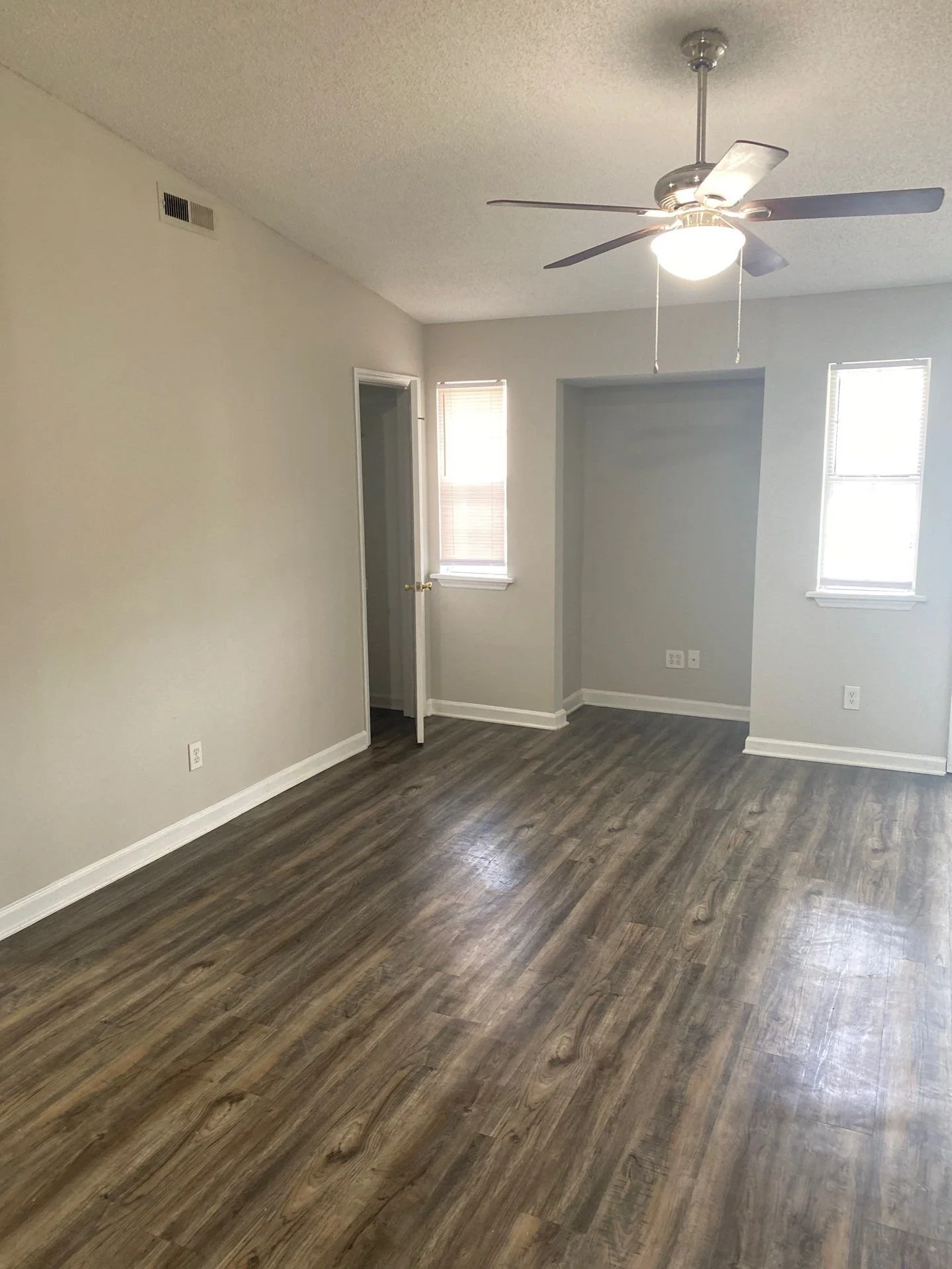 Livingroom2.jpg