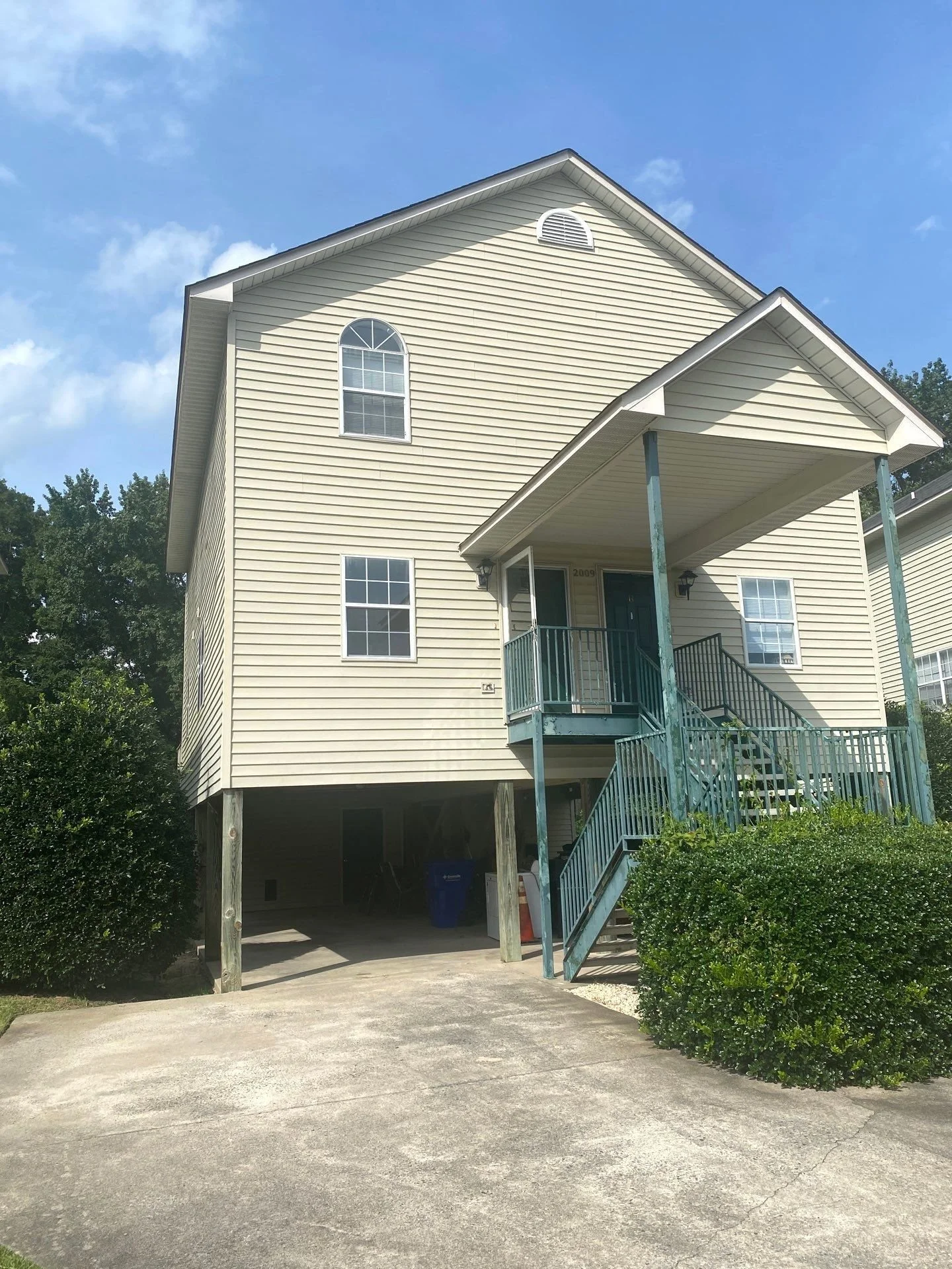 2009-A River Drive | 3 Beds / 2 Full Baths | Rent 1,500 |