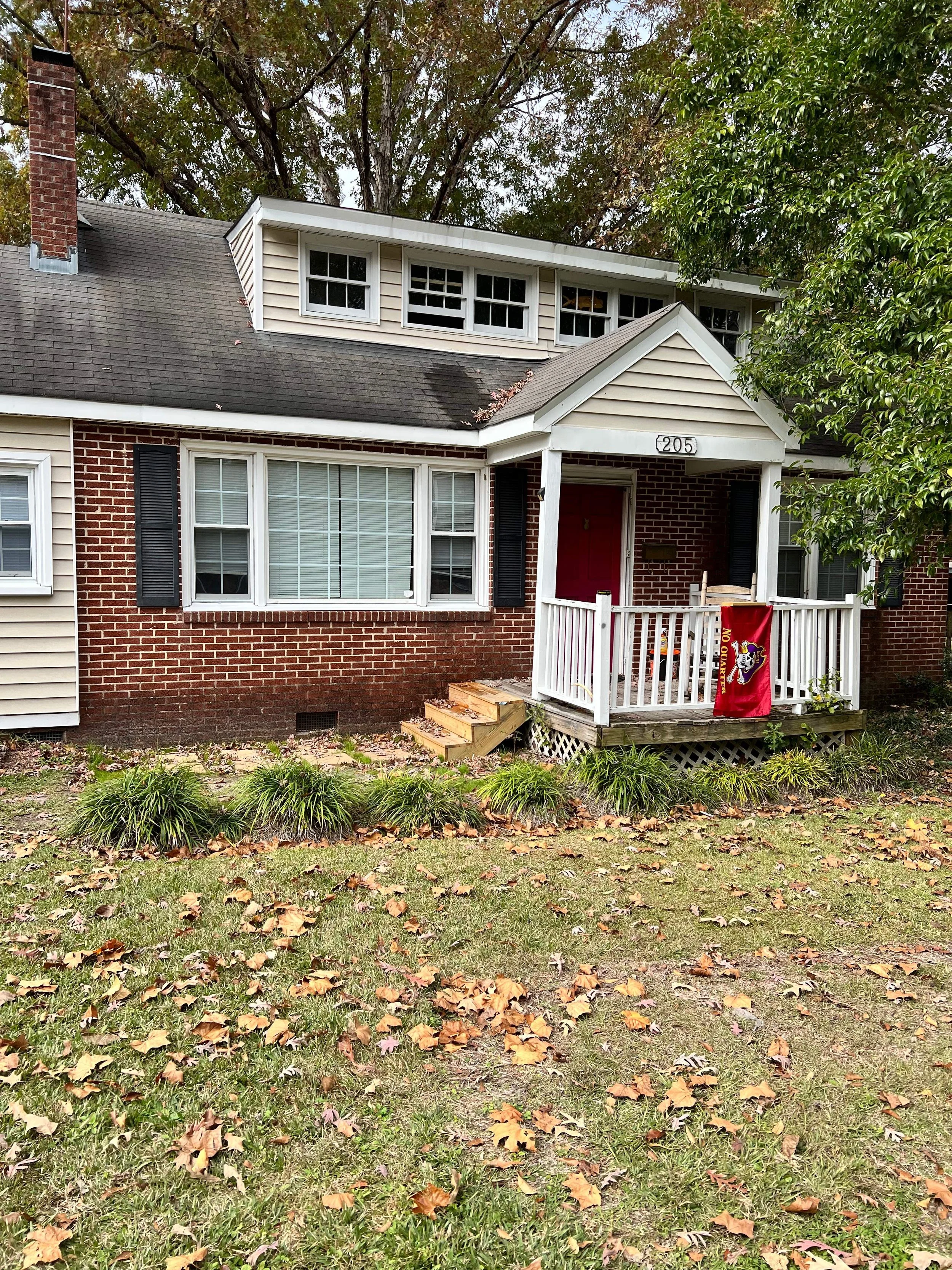 205 Library St | 4 Beds / 1 Full Bath | Rent 2,400 |