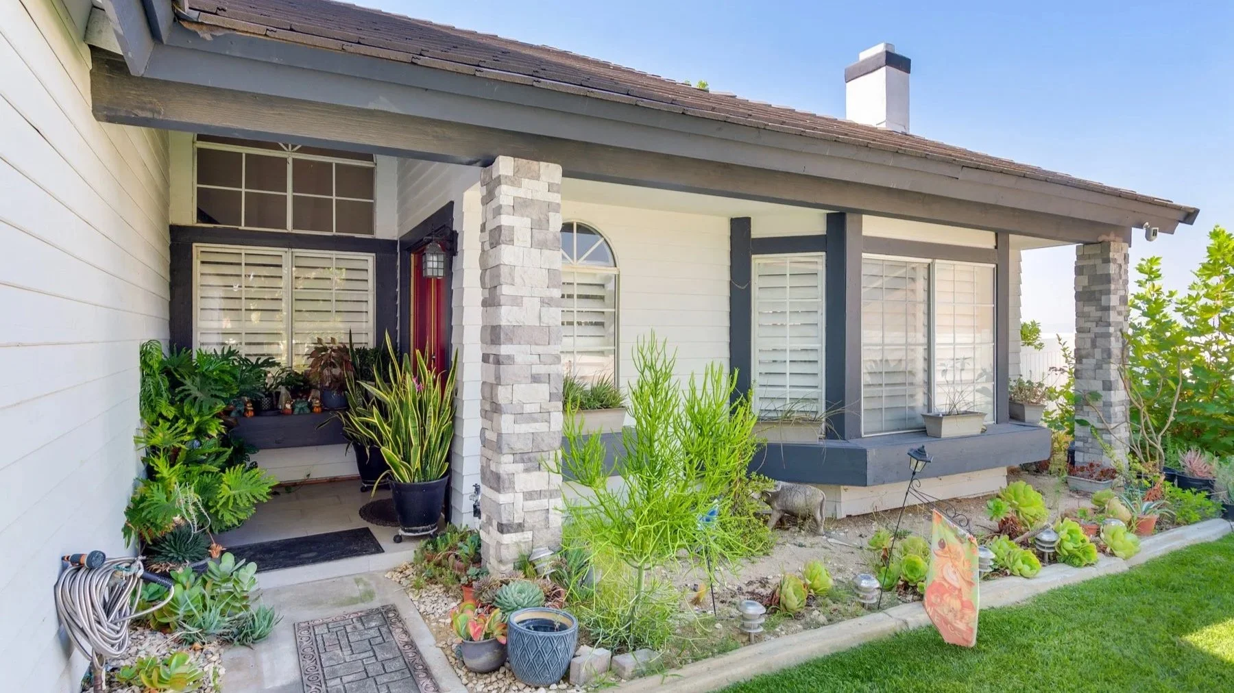 Grand Terrace | $660,000 | SELLER