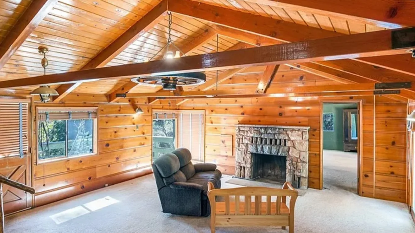Cedarpines Park | $316,000 | SELLER