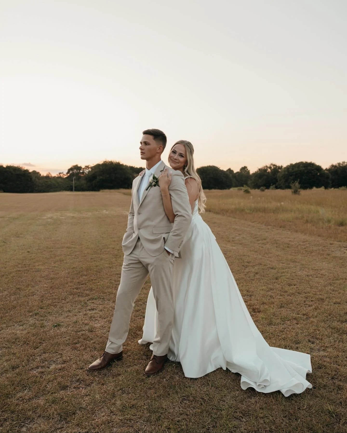 From California to South Carolina, Annie &amp; John celebrated their beautiful fall wedding under the Carolina sky! 

With a timeless color palette their wedding felt natural, warm, and full of joy&mdash;just like them. 

Cheers to Mr. &amp; Mrs. Par
