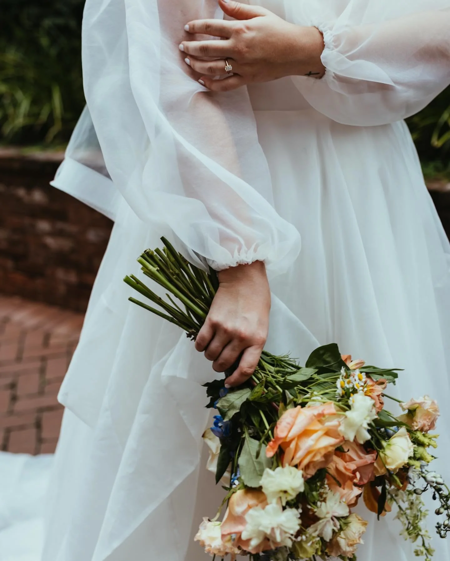 Allison &amp; Justin 🕊️

A ceremony at Columbia Presbyterian Church and a reception at 701 Whaley made the perfect backdrop for these two lovebirds! Their joy radiated all day long, and their contagious laughter kept the celebration going well into 