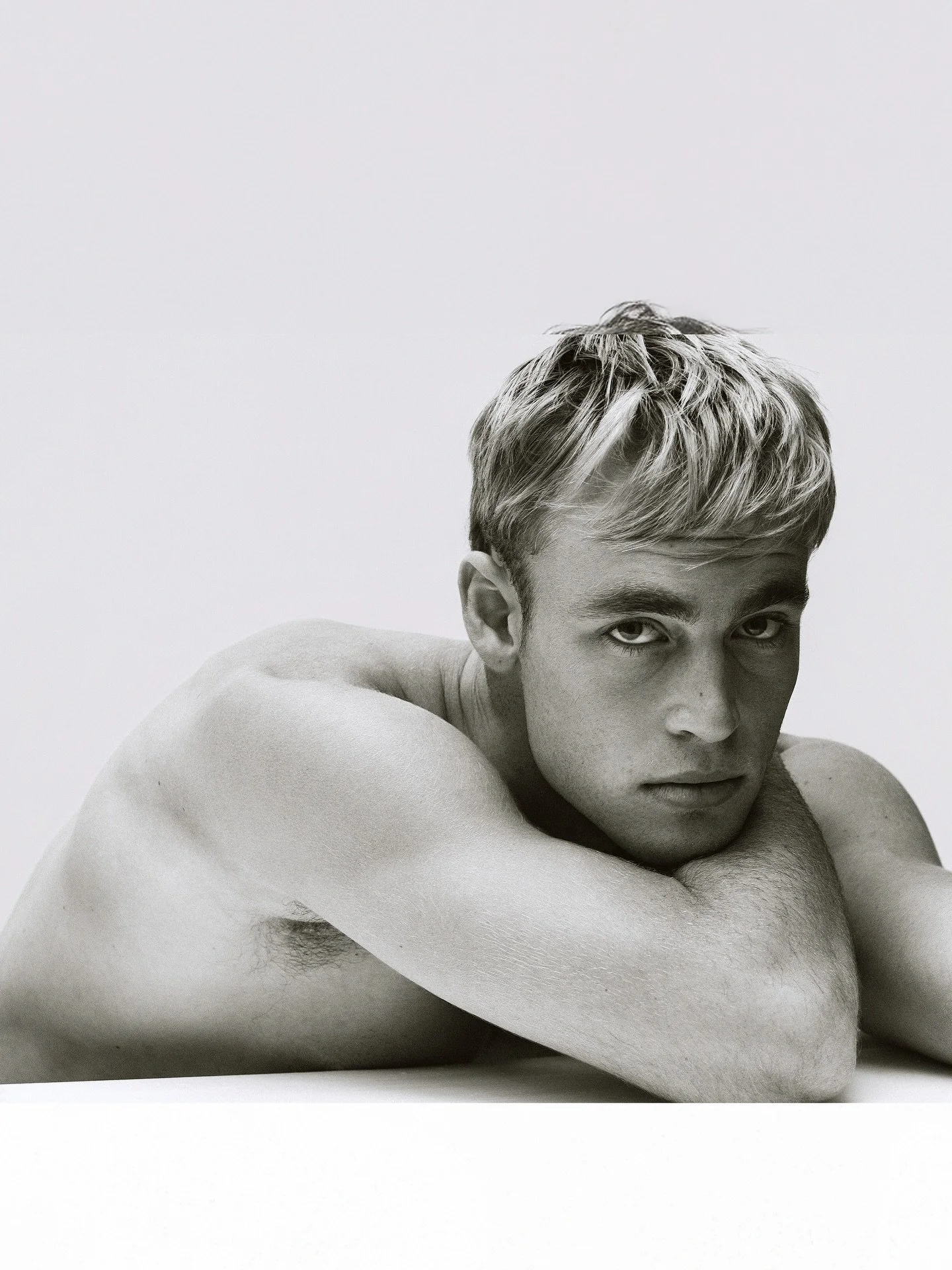 There&rsquo;s something timeless about @hayden.michaelb . I wanted to capture that classic energy, like those portraits that were simple but full of presence. Clean light, quiet confidence, nothing else needed.

MGMT @soulartistmgmt
Photographed by @