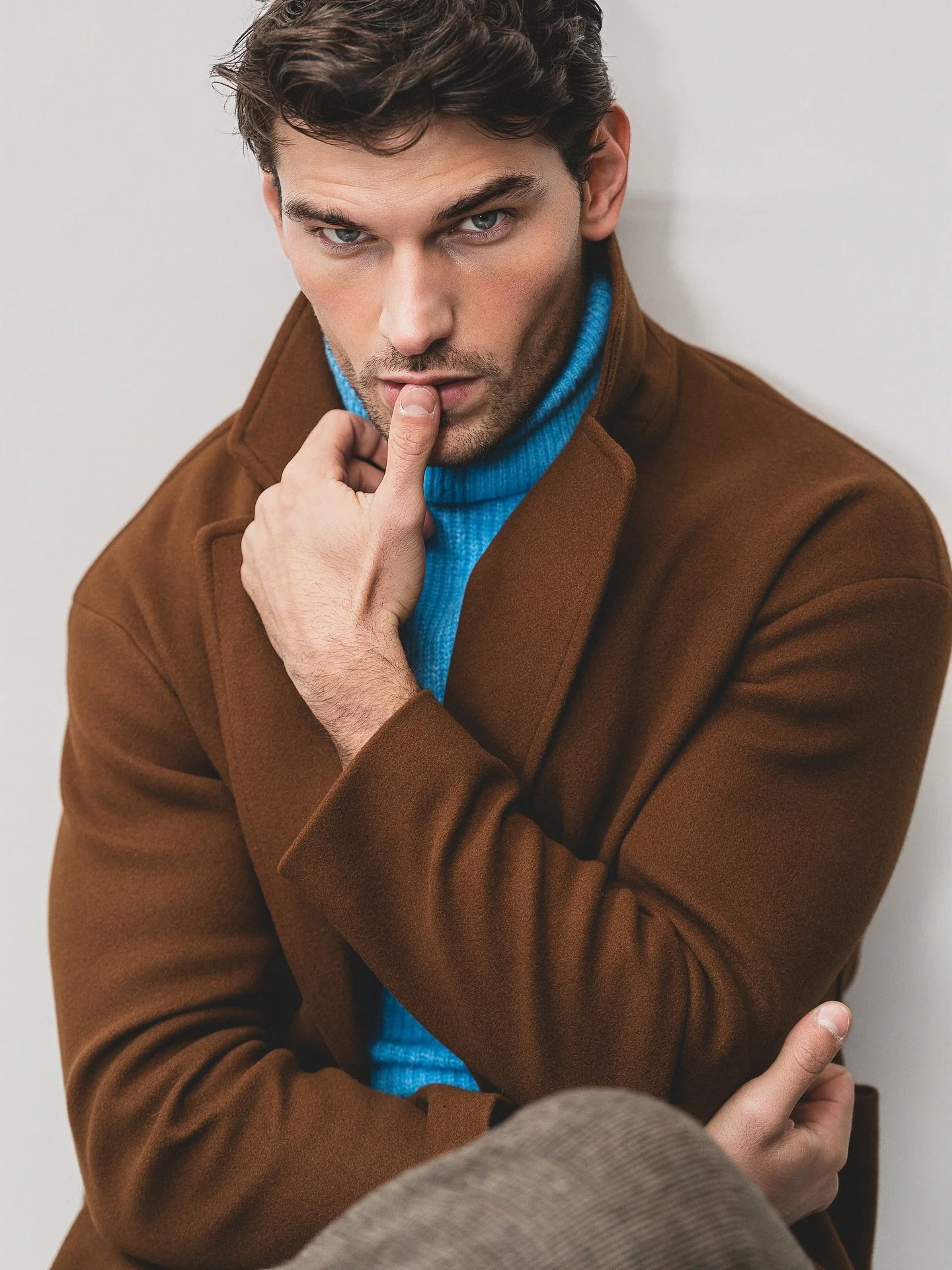 @stefano_marshall97 in blue and brown. Simple. Sharp. Done.
Styling @rafaelvida 
MGMT @soulartistmgmt 
#TonGomes #TonGomesPhotographer #PhotographerInNYC #FashionEditorial #Menswear