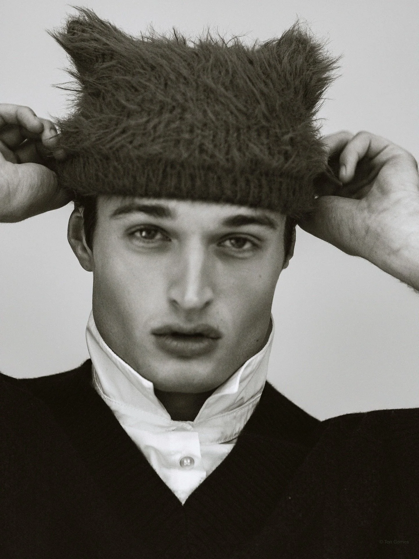 Black and white or color?

@brady.nitz @soulartistmgmt 
Styling by @rafaelvida 
photographed by @tongomes__ 

#TonGomes #TonGomesPhotographer #PhotographerInNYC #StudioPortrait #FashionPortrait