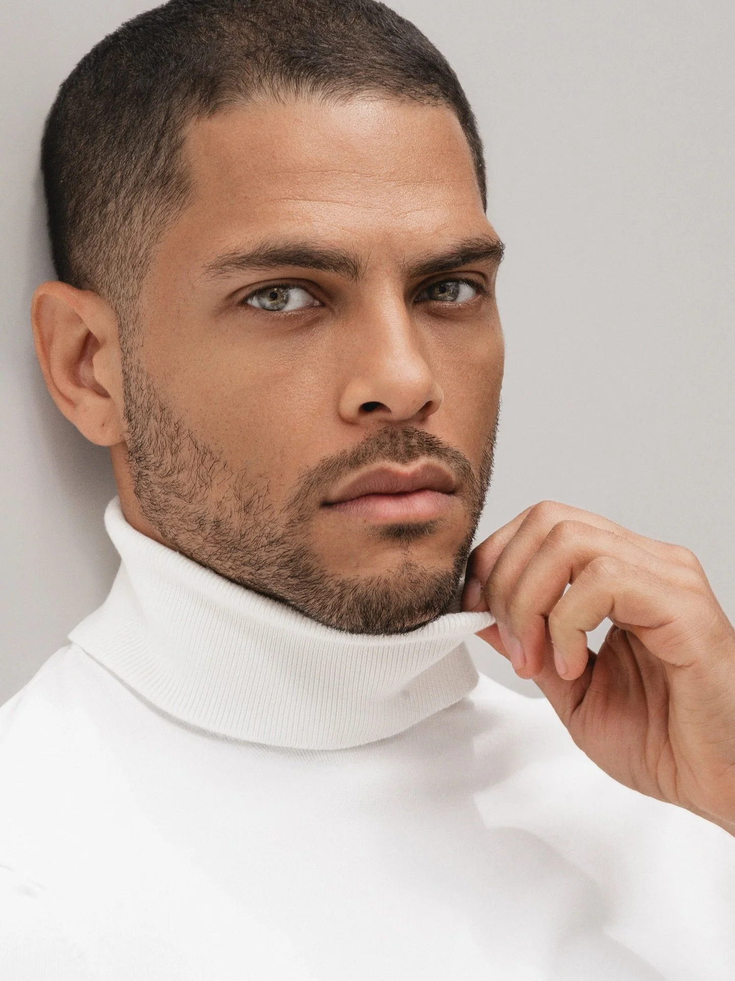 Is your headshot doing the work for you? 

Actor&rsquo;s headshot with @ishablaaker from @soulartistmgmt in NYC. 

Book your session at www.tongomes.com

#TonGomes #TonGomesPhotographer #PhotographerInNYC #NYCHeadshots #SoulArtistManagement