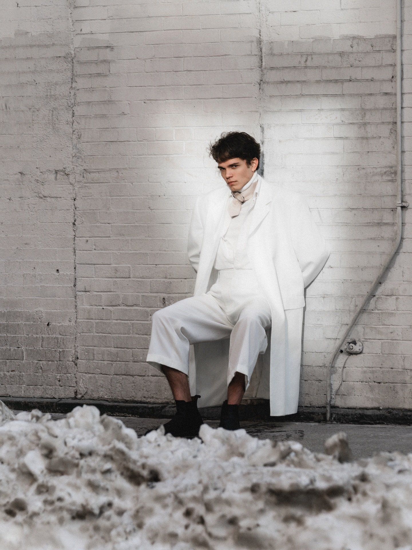 White look, winter light, and that quiet NYC tension I&rsquo;m always chasing.

Model @aleks.naydun @anotherlevelnyc 
Wardrobe archive @ehonte 

If you&rsquo;re due for a portfolio refresh, book a shoot through the link in my bio.

#TonGomes #TonGome