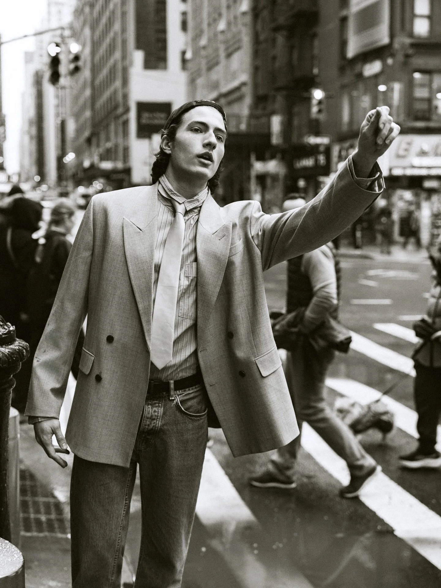 New York, uninterrupted.

@dimitri_botsacos_ 
@soulartistmgmt 

#TonGomes #TonGomesPhotographer #PhotographerInNYC #MenswearEditorial