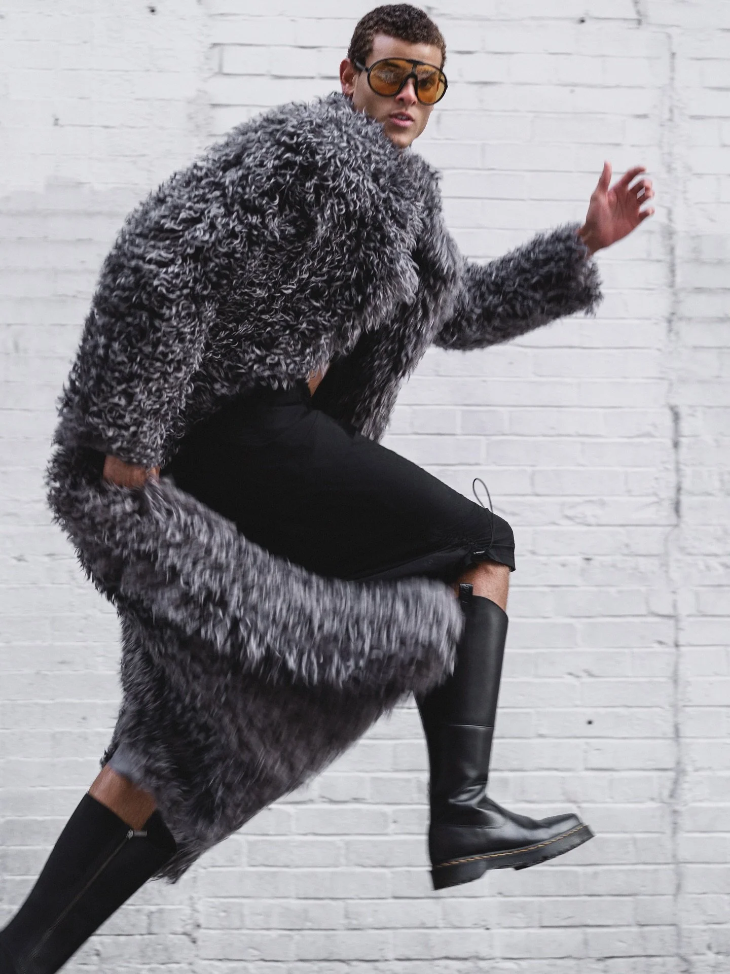 New York, February, 2026

Photo Ton Gomes
@edu_tozzi @onemanagement NY
Styling @sergiodesaia 
Wardrobe archive @ehonte 

#TonGomes #EduTozzi #FashionPhotography #NewYork #Editorial