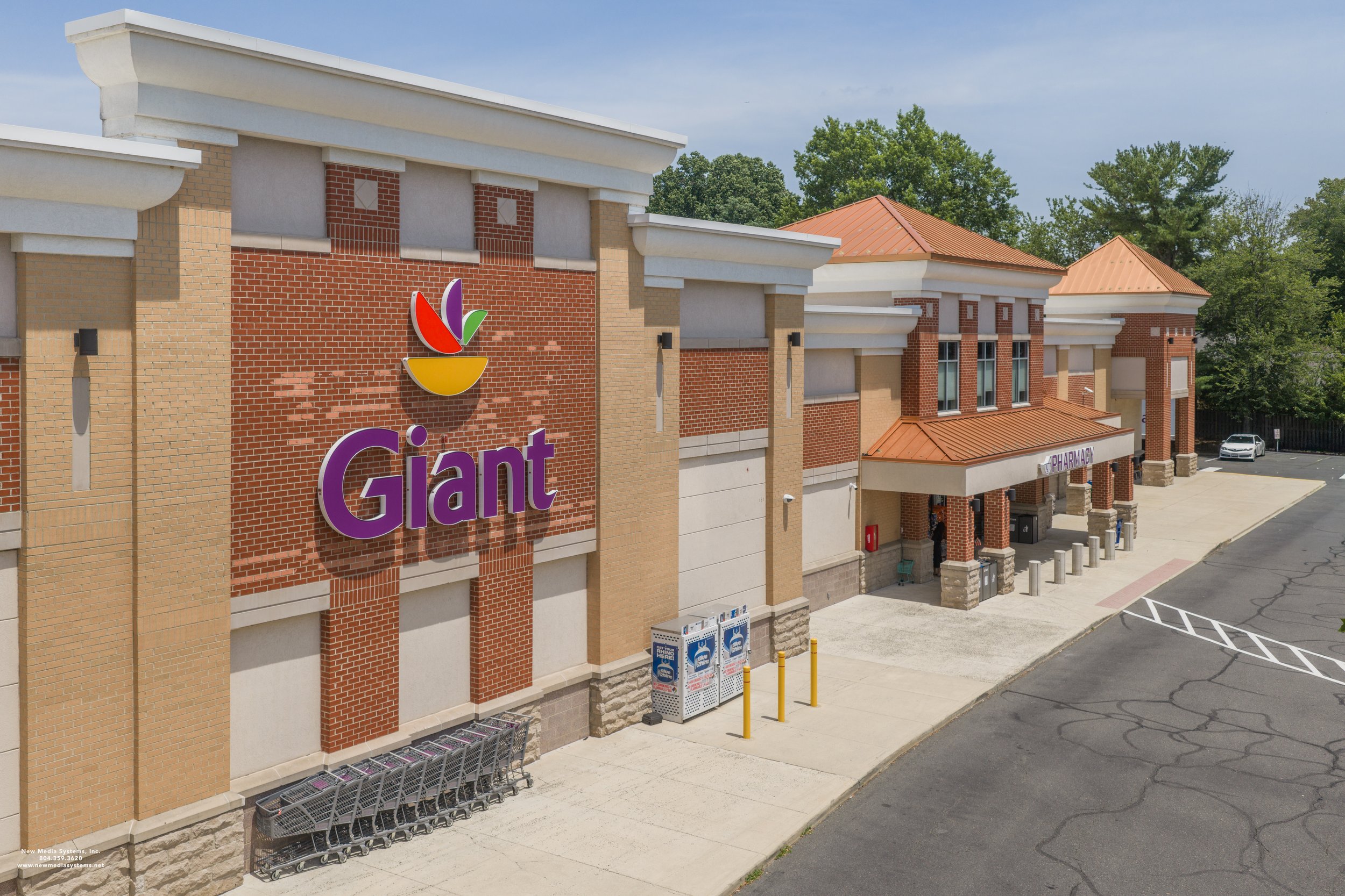 Shopping Center For Lease by Axios Property Group in Oakton VA