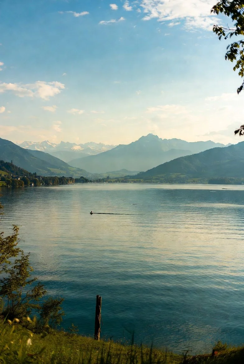 Best Time of Year for a Private Boat Charter on Lake Thun