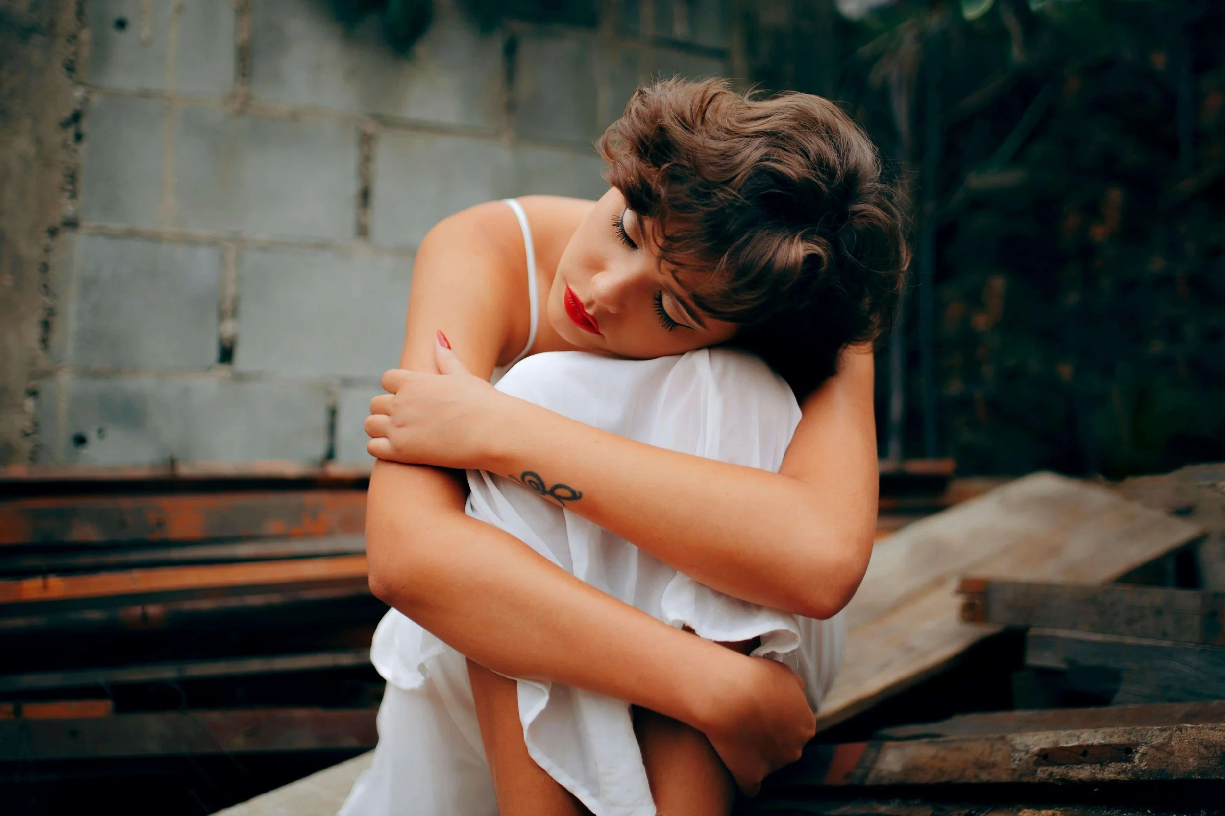 Bipolar Depression: Signs, Symptoms, and Treatment 