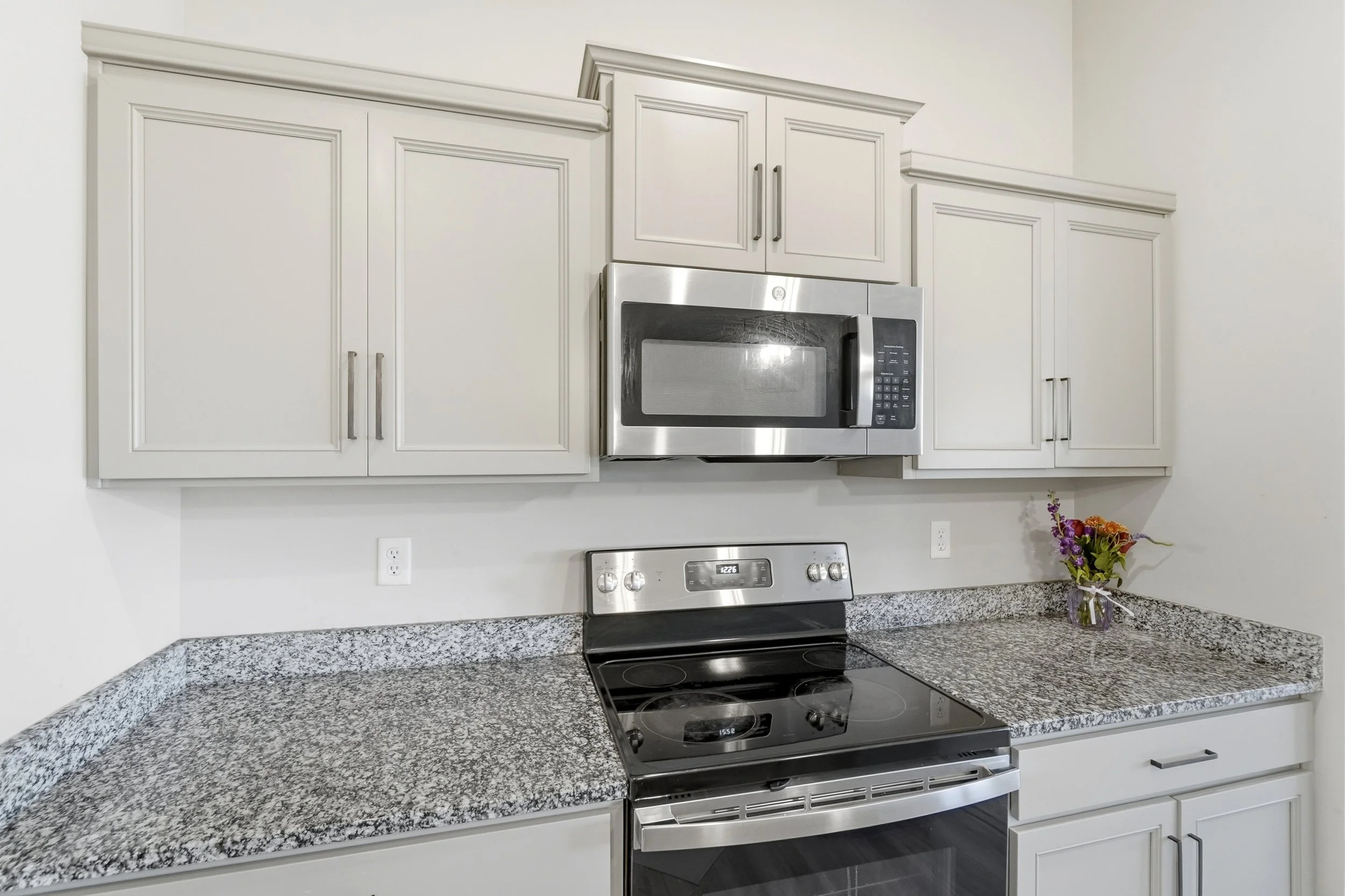 760 yorkshire dr20261004_0074.jpg