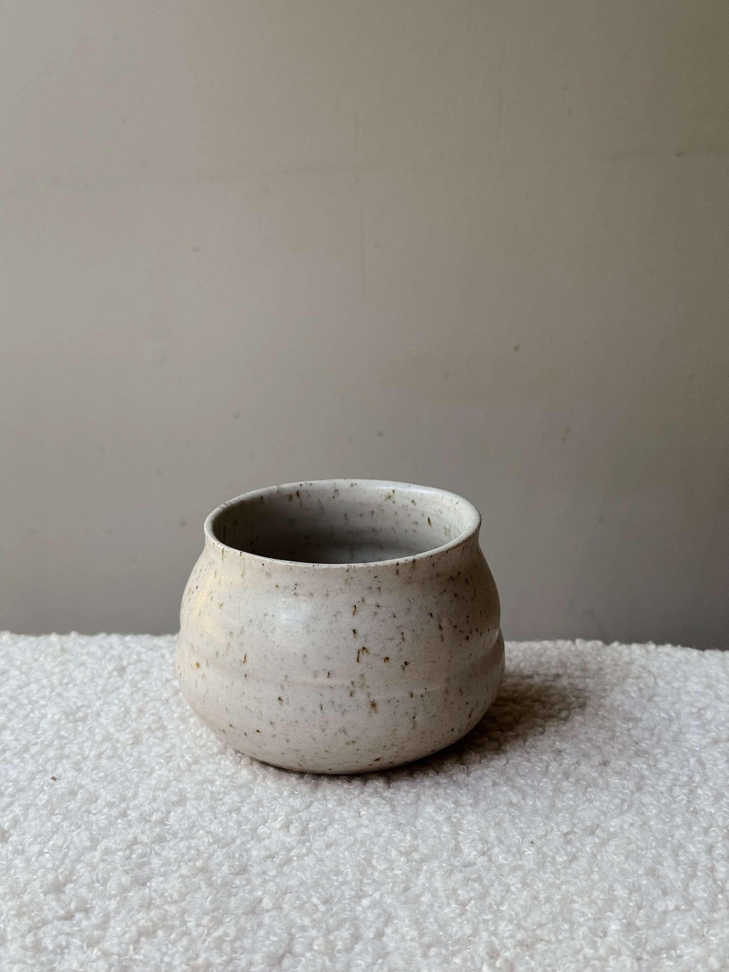 Handleless Curve Mug - The Shorter One