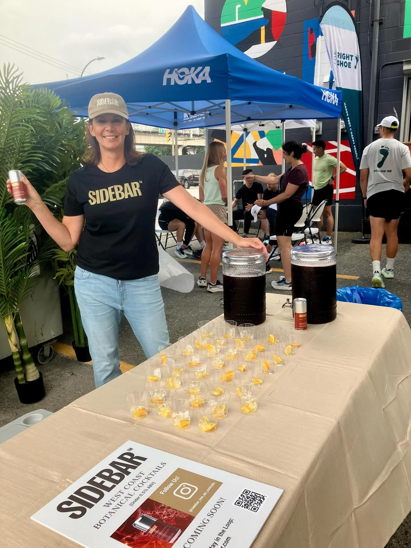 Fantastic Summer Run Evening last night at @rightshoevan presented by @hoka 👟☀️

Had a blast pouring &ldquo;sneak peek&rdquo; samples of what @sidebar_non_alc_cocktails has in the works! 

Non-Carbonated &amp; Ready to Drink. West Coast Botanical Co