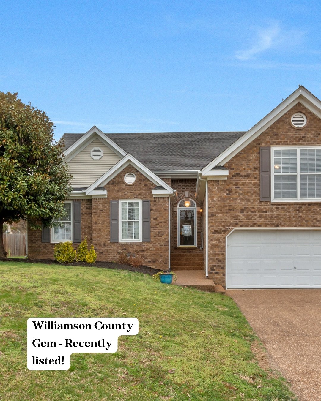 Recently listed in Williamson County 👏 Comment &ldquo;HANSFORD&rdquo; for more info! 

- 3 Beds / 2 Baths
- Two car garage
- Beautifully renovated 
- Stainless steel appliances 
- Large fenced in backyard 
- Located conveniently close to the interst