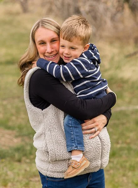 Mom & toddler snuggle - Mother's Day session