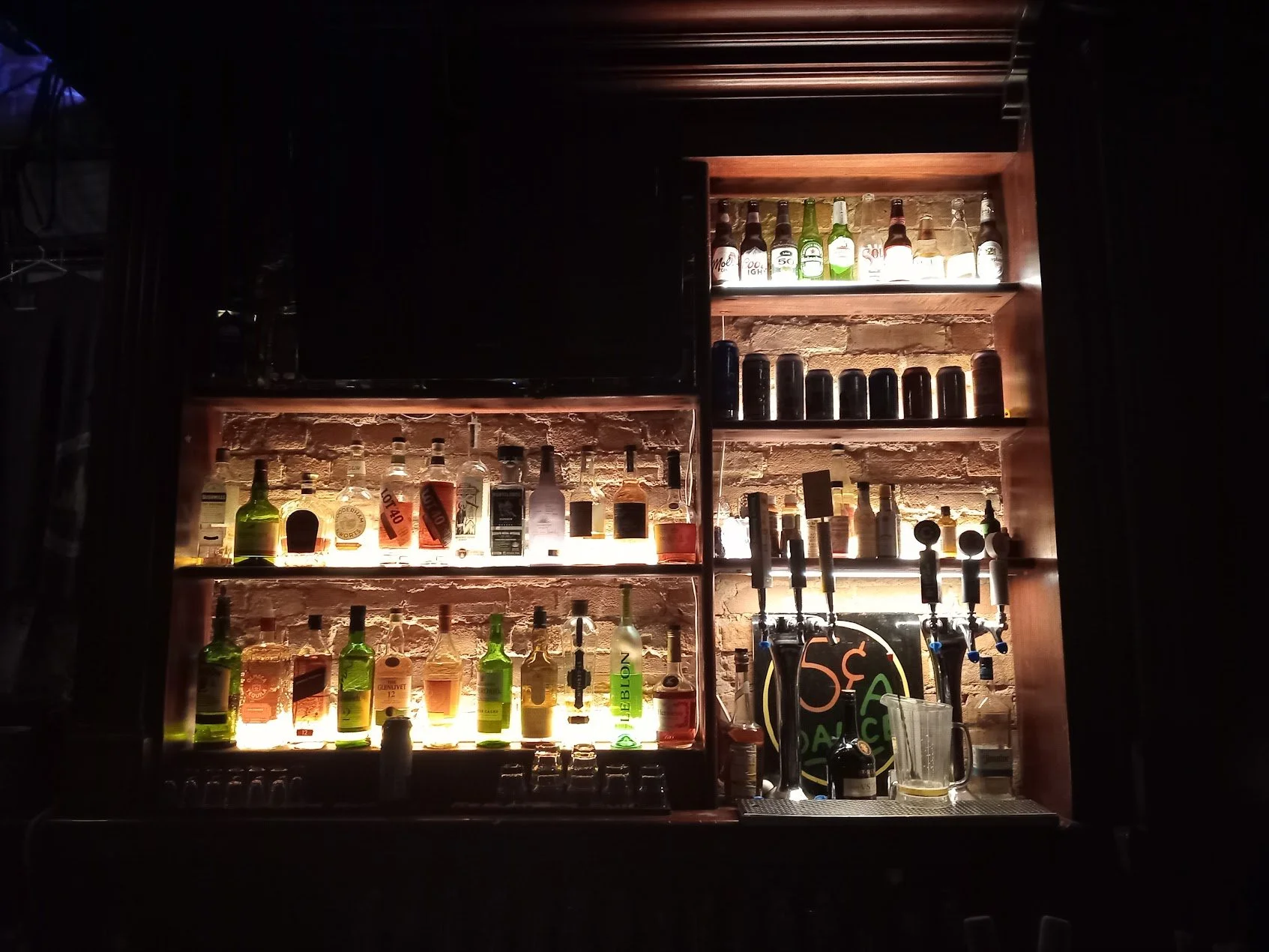 HAPPY HOURS till 10pm!