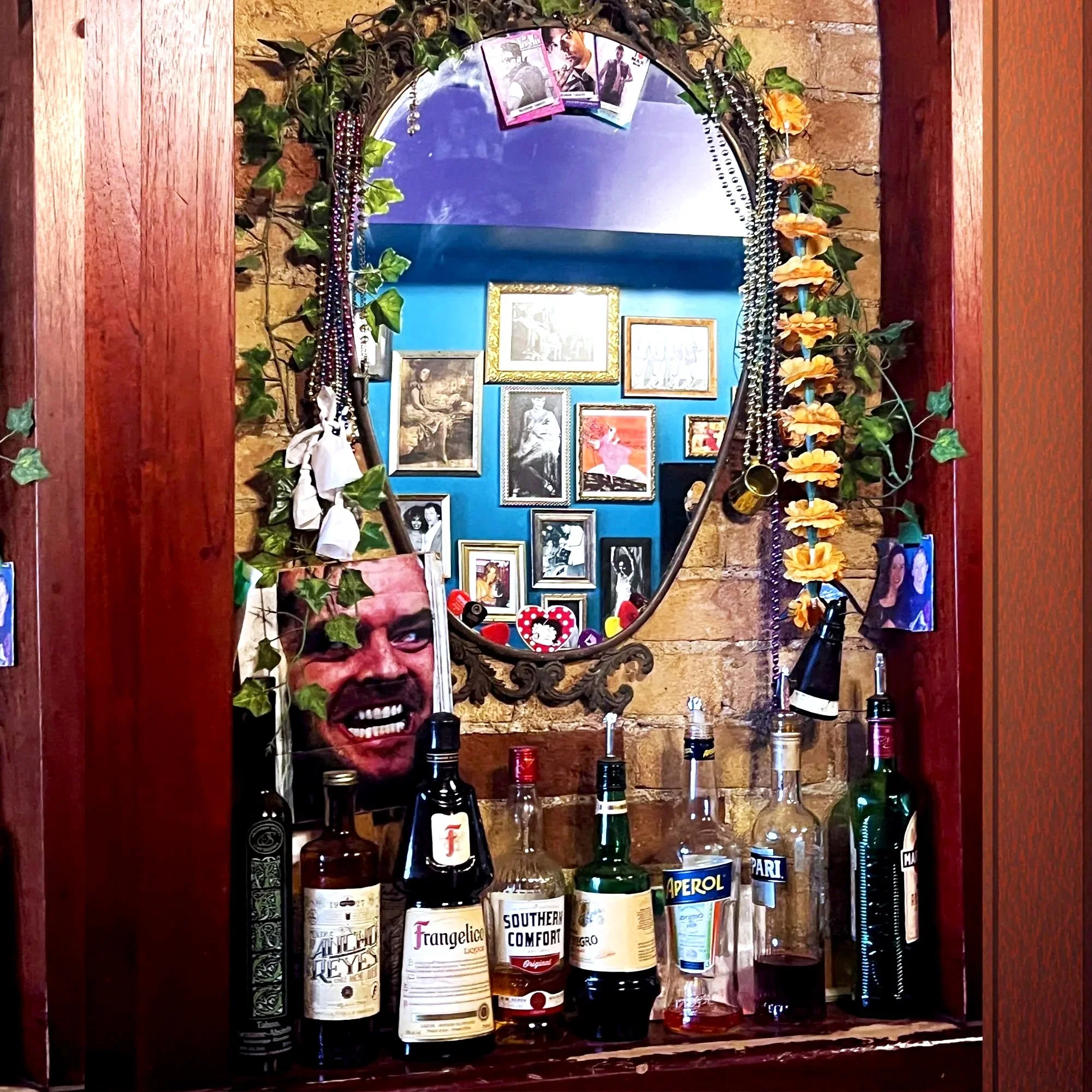 HAPPY HOURS till 10pm!