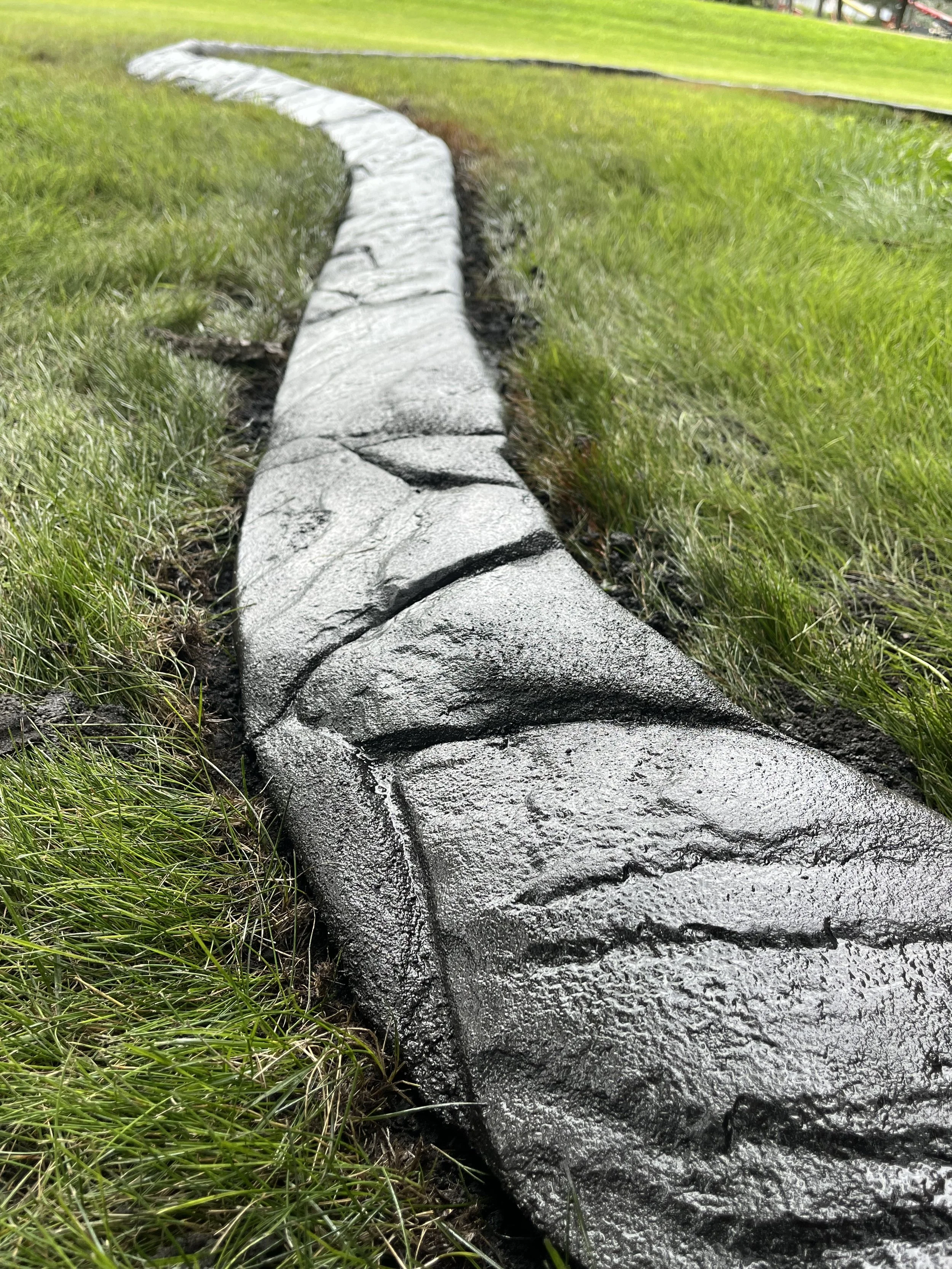 Close Up of North Shore Slate Custom Concrete Landscape Edging