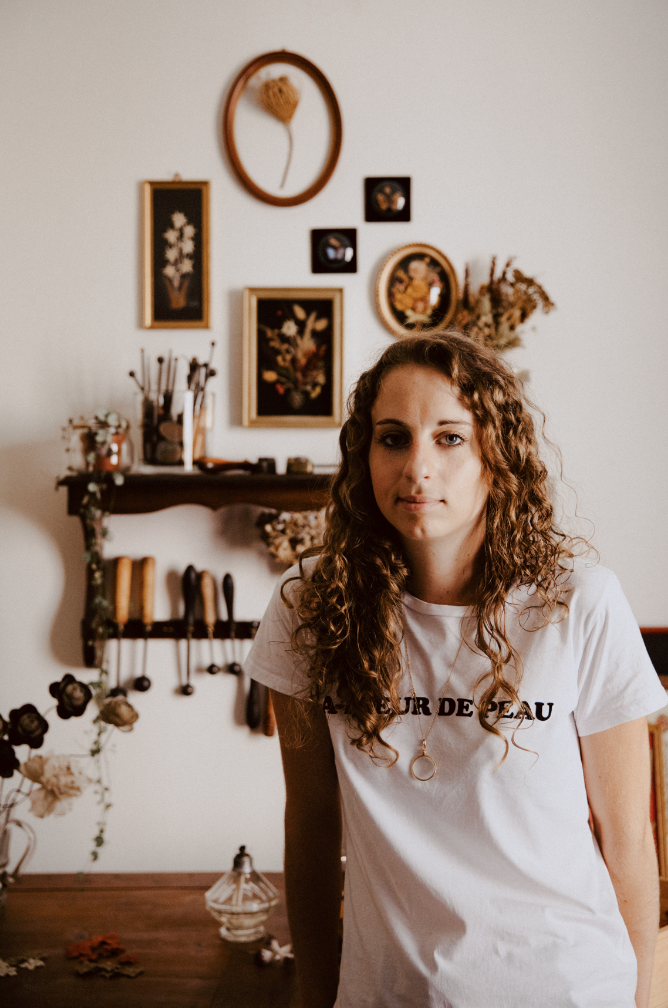 Portrait Dina Cornu, horticultrice papier par Maud Caillet Studio Moka