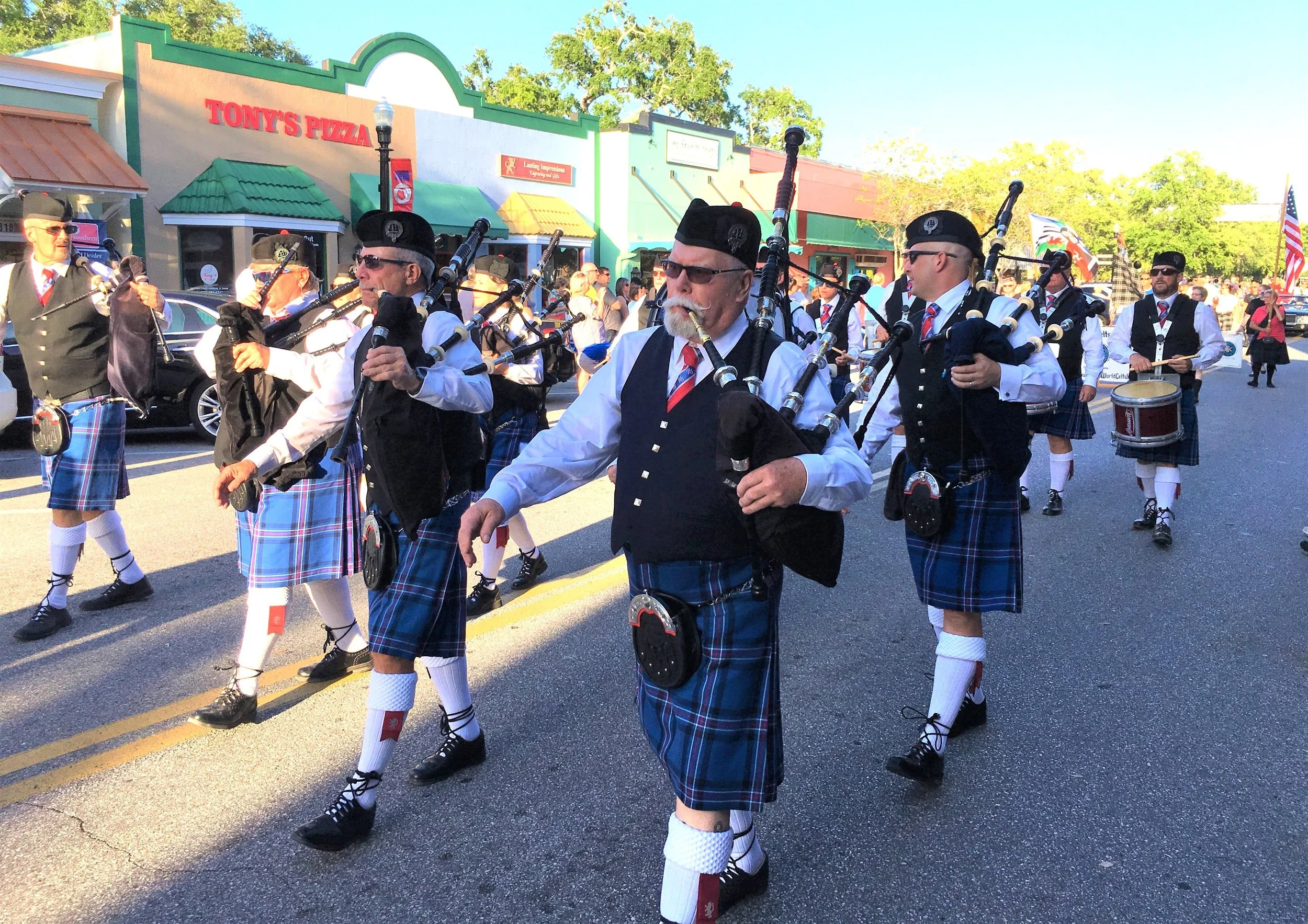 Bagpipers2.JPG